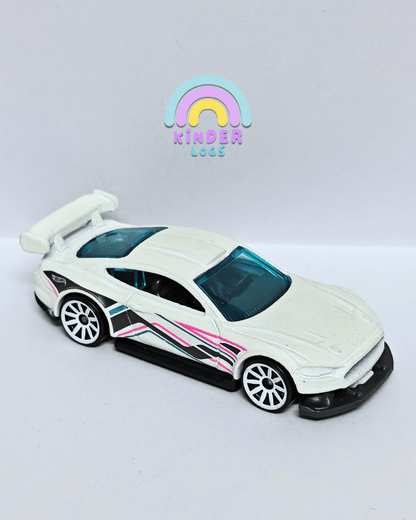 Hot Wheels Custom 2018 Ford Mustang GT - White (Pre - Owned) - Kinder Logs