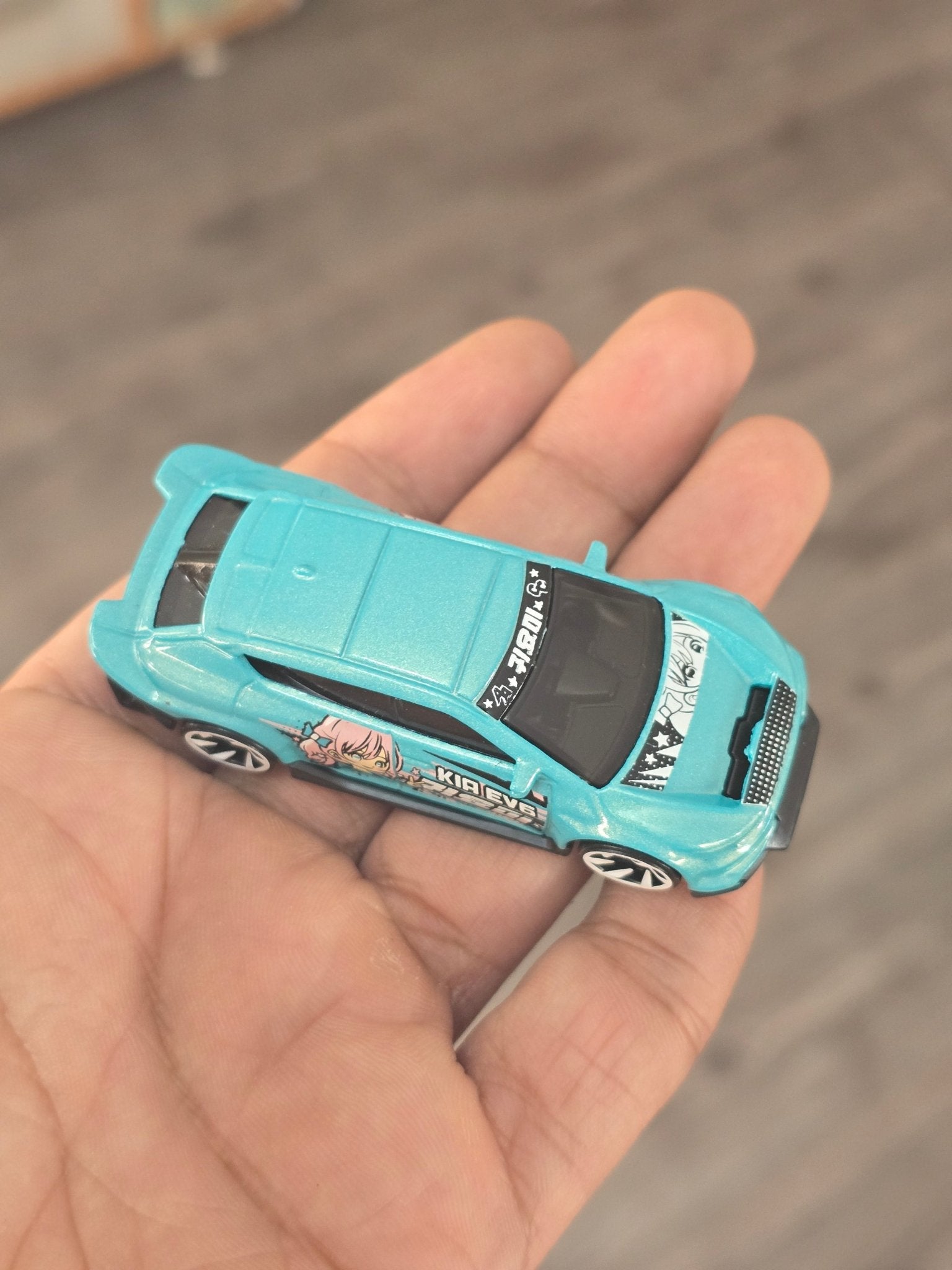 Hot Wheels Custom Kia EV6 (Uncarded - New) - Kinder Logs