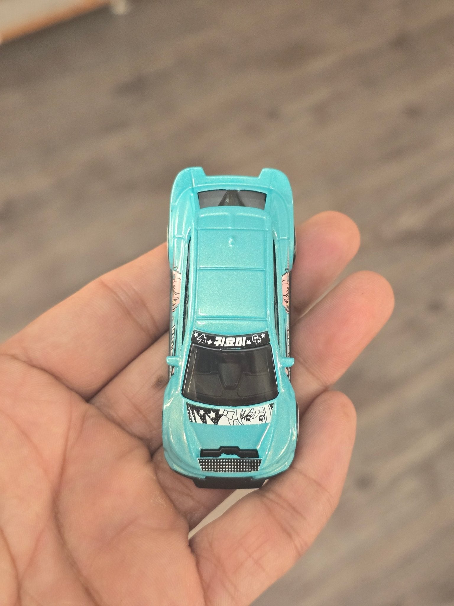 Hot Wheels Custom Kia EV6 (Uncarded - New) - Kinder Logs