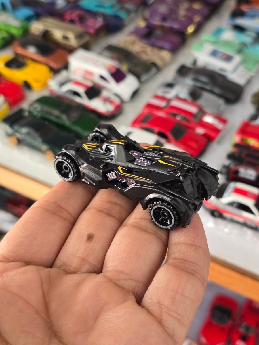 Hot Wheels DC Batman Arkham Knight Batmobile (Uncarded) - Kinder Logs