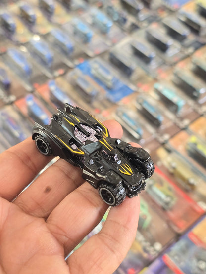 Hot Wheels DC Batman Arkham Knight Batmobile (Uncarded) - Kinder Logs