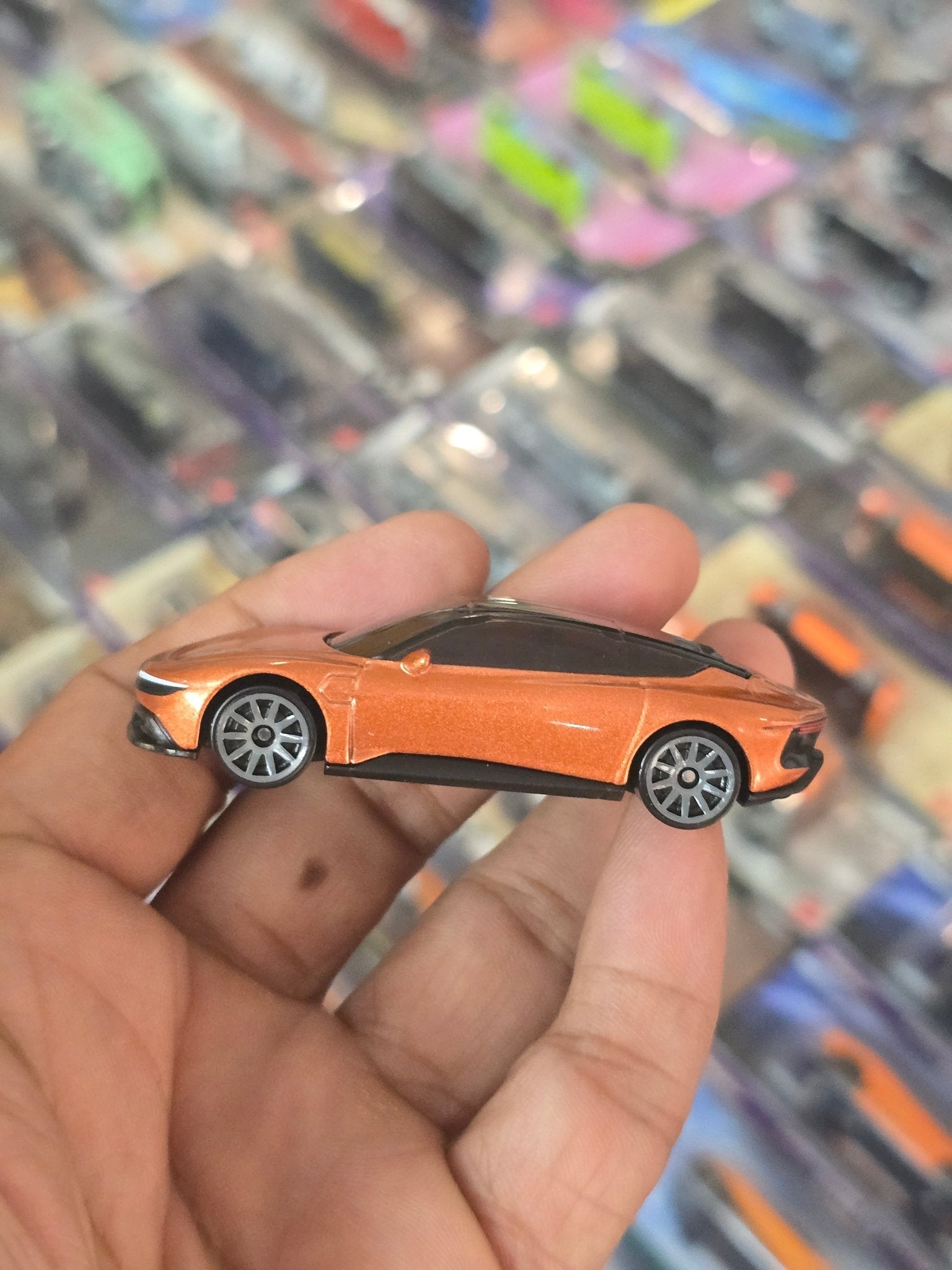 Hot Wheels DeLorean Alpha 5 - Orange (Uncarded) - Kinder Logs