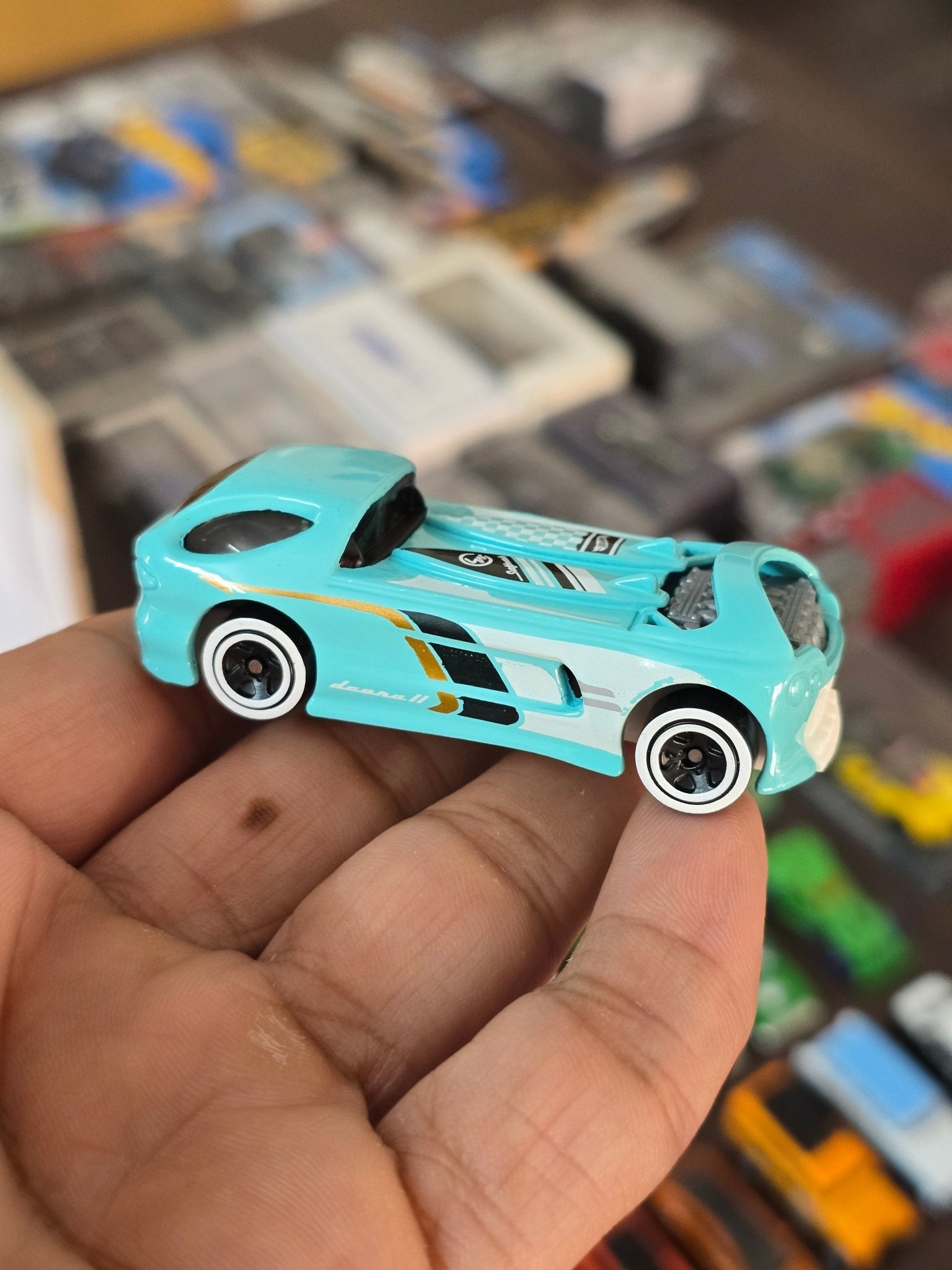 Hot Wheels Deora II - Turquoise (Uncarded - New) - Kinder Logs