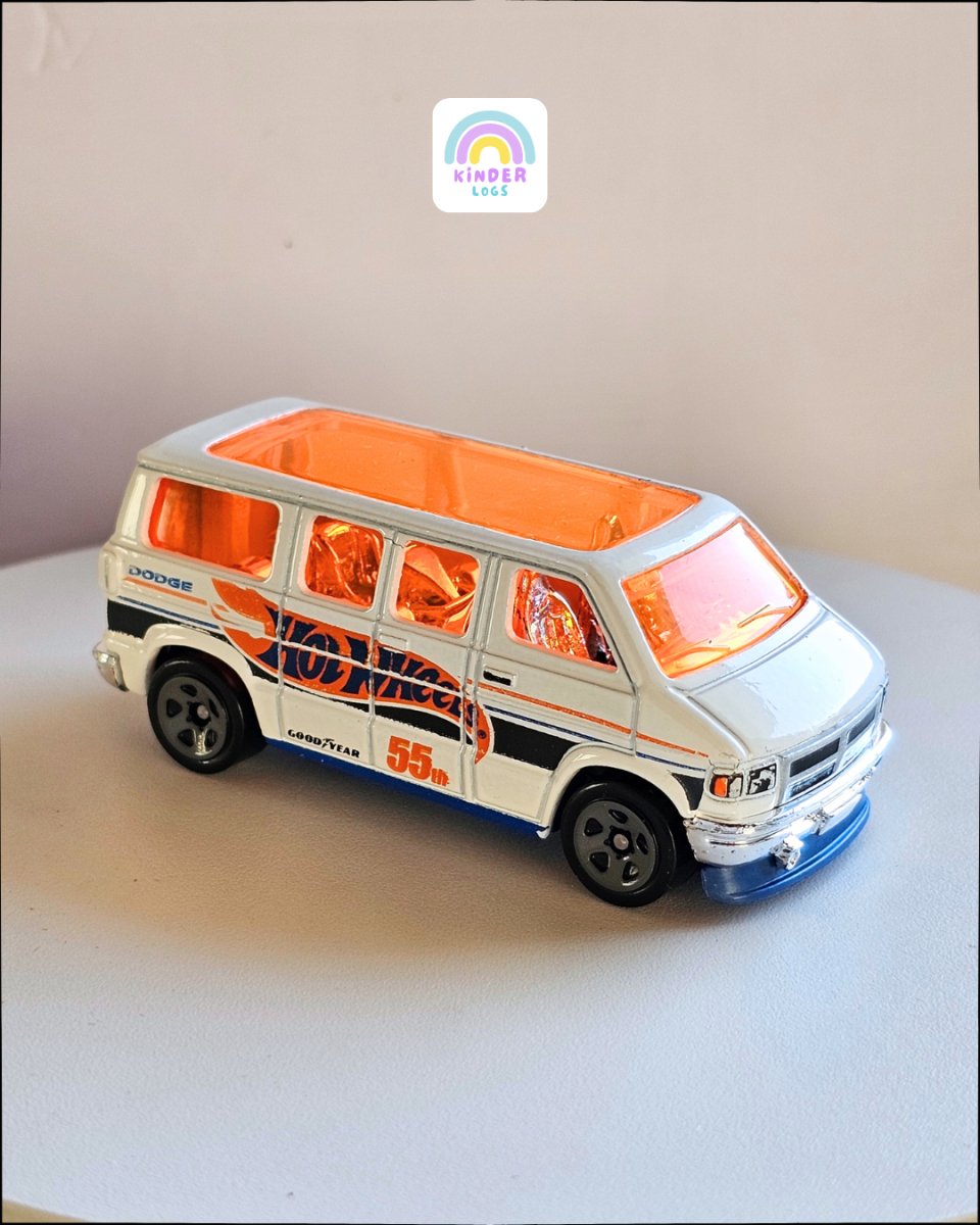 Hot Wheels Dodge Van - White Color (Uncarded) - Kinder Logs