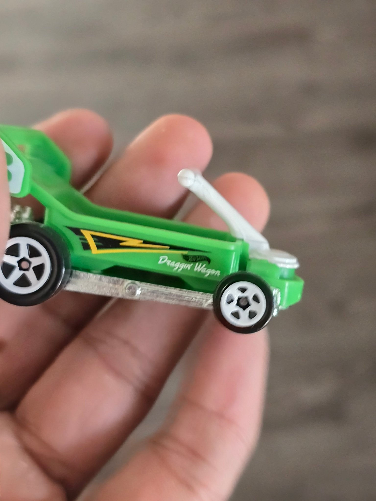 Hot Wheels Draggin' Wagon - Green - With Metal Base (Uncarded - New) - Kinder Logs