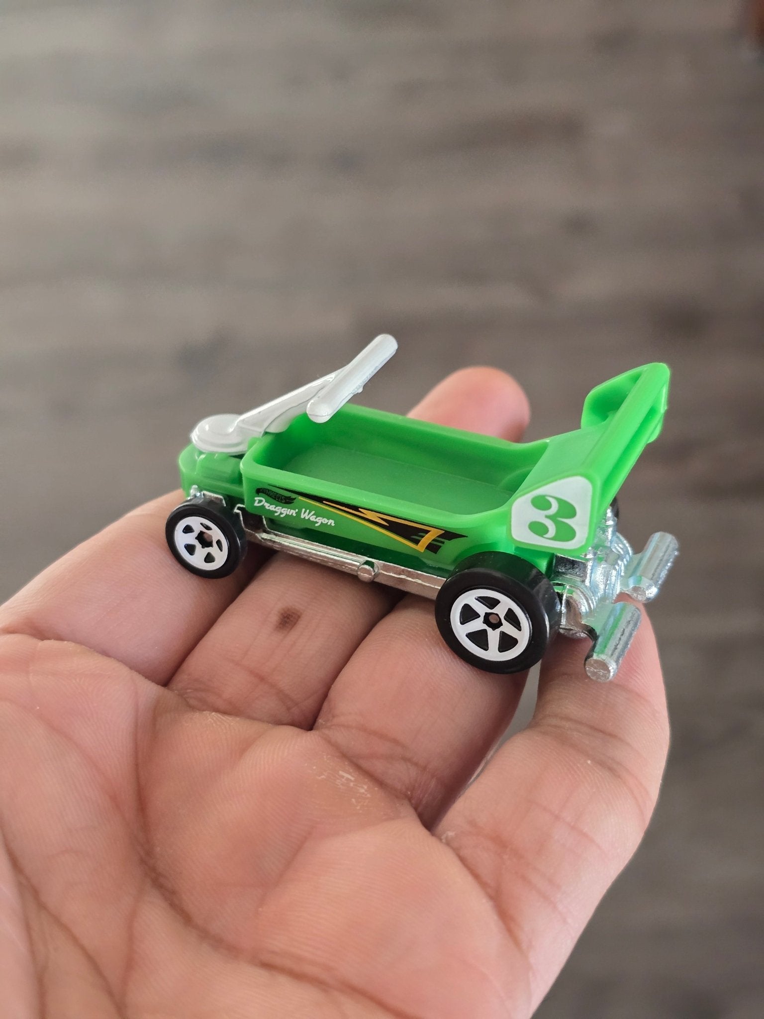 Hot Wheels Draggin' Wagon - Green - With Metal Base (Uncarded - New) - Kinder Logs