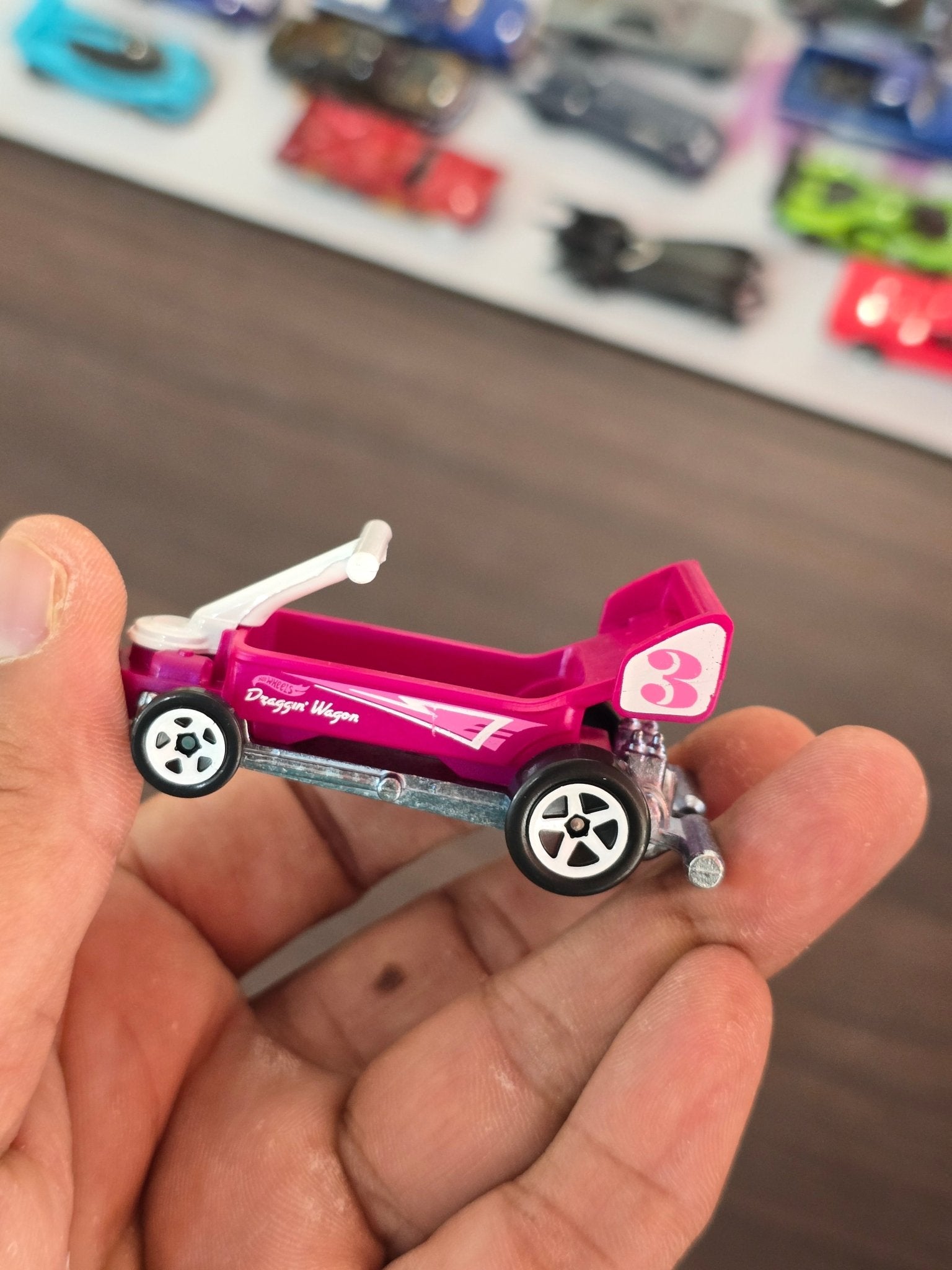 Hot Wheels Draggin' Wagon (Uncarded) - Kinder Logs