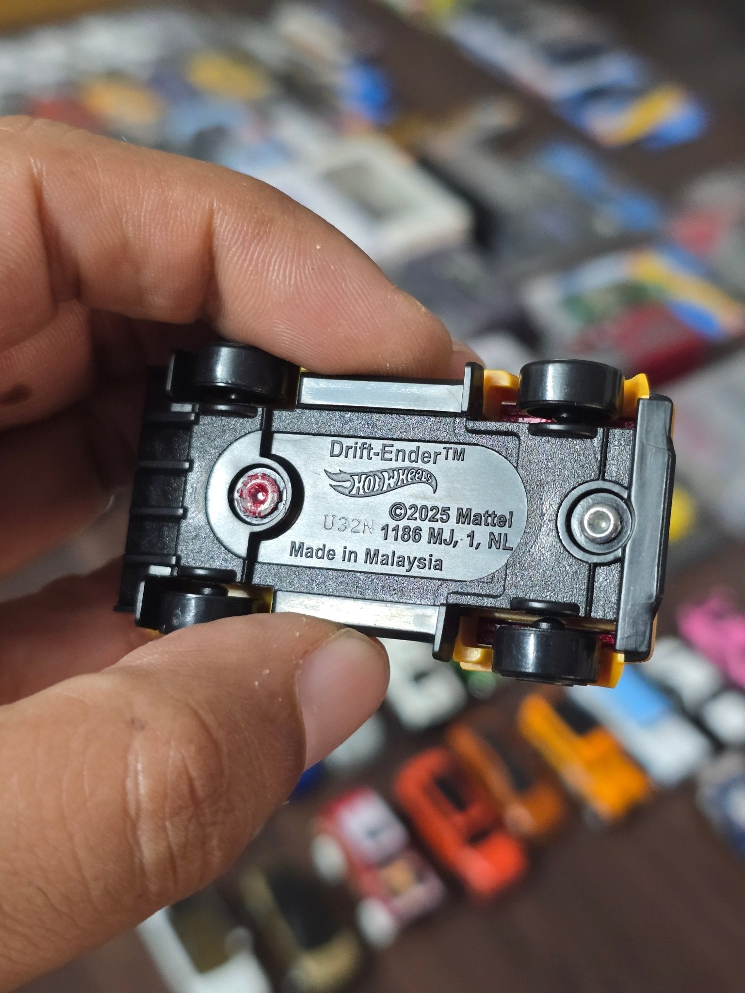 Hot Wheels Drift - Ender - Red (Uncarded - New) - Kinder Logs