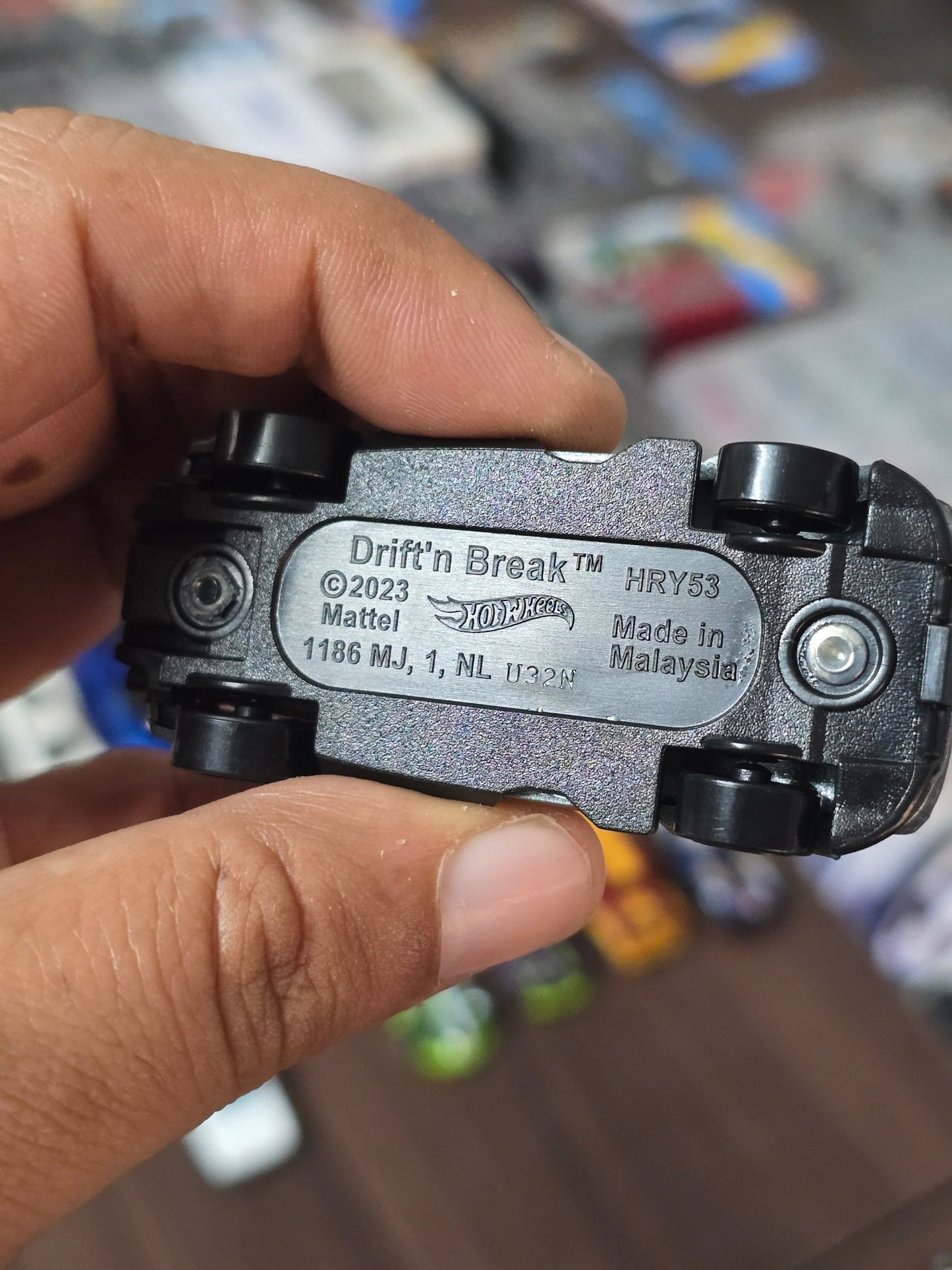 Hot Wheels Drift N Break - Grey (Uncarded - New) - Kinder Logs