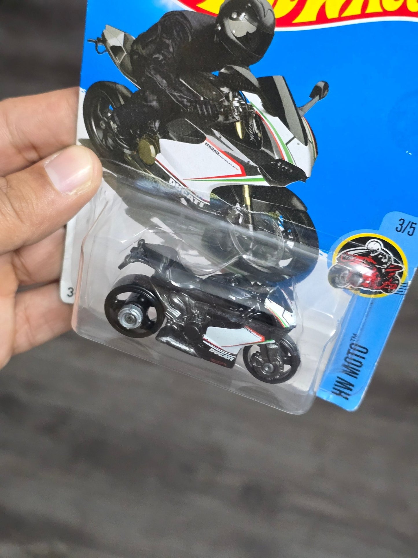 Hot Wheels Ducati 1199 Panigale - Rare Find (Imported) - Kinder Logs