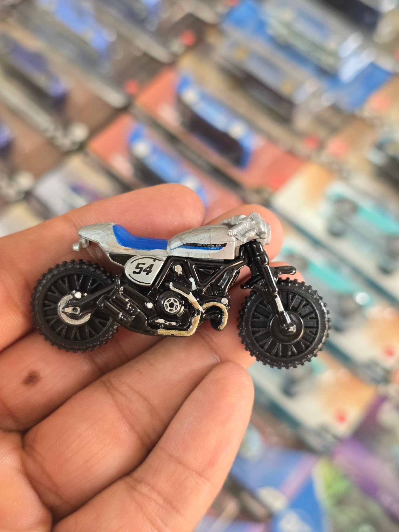 Hot Wheels Ducati Scrambler Limited Edition (Uncarded) - Kinder Logs