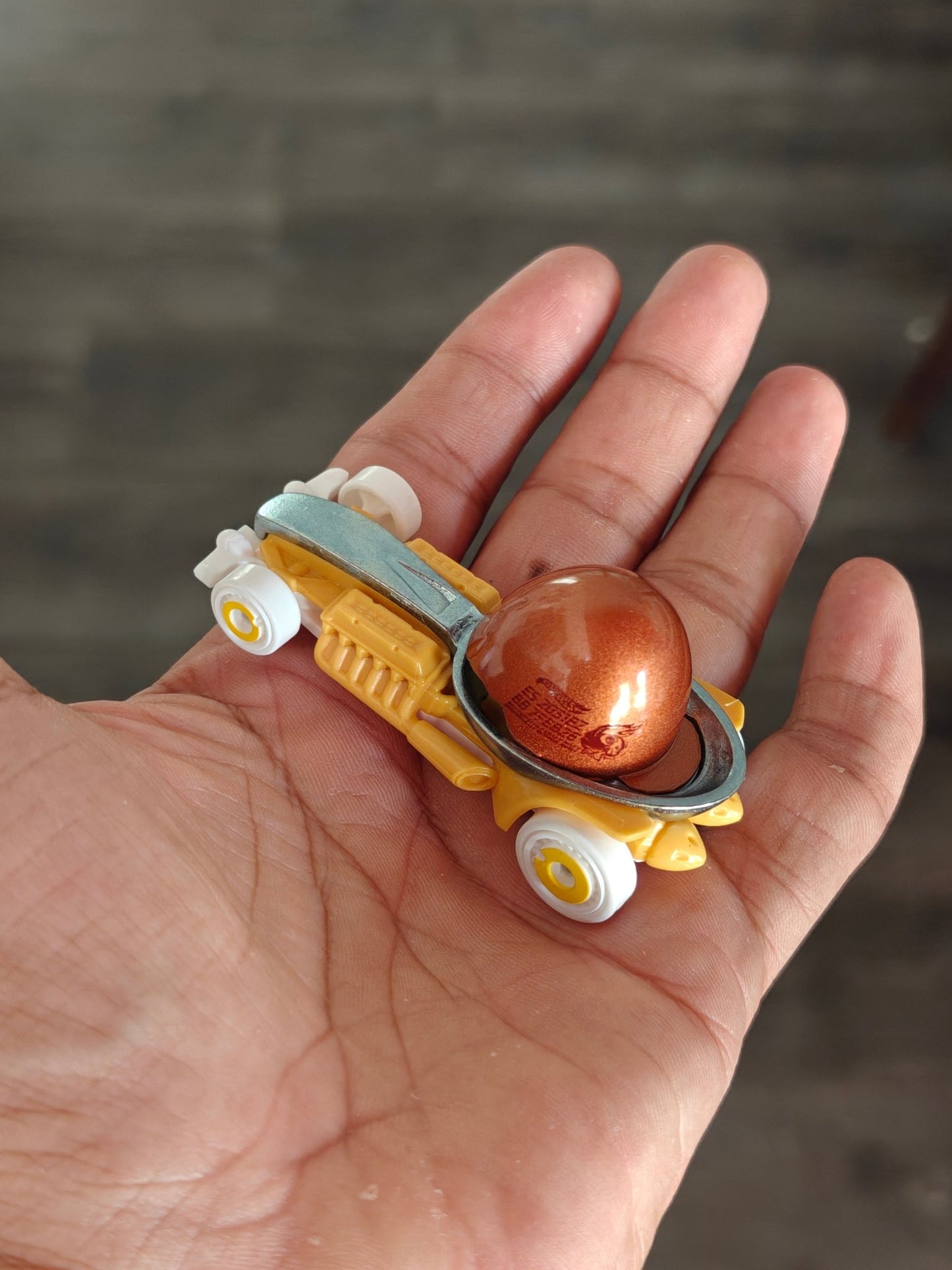 Hot Wheels Eggshell Racer - Yellow (Uncarded) - Kinder Logs
