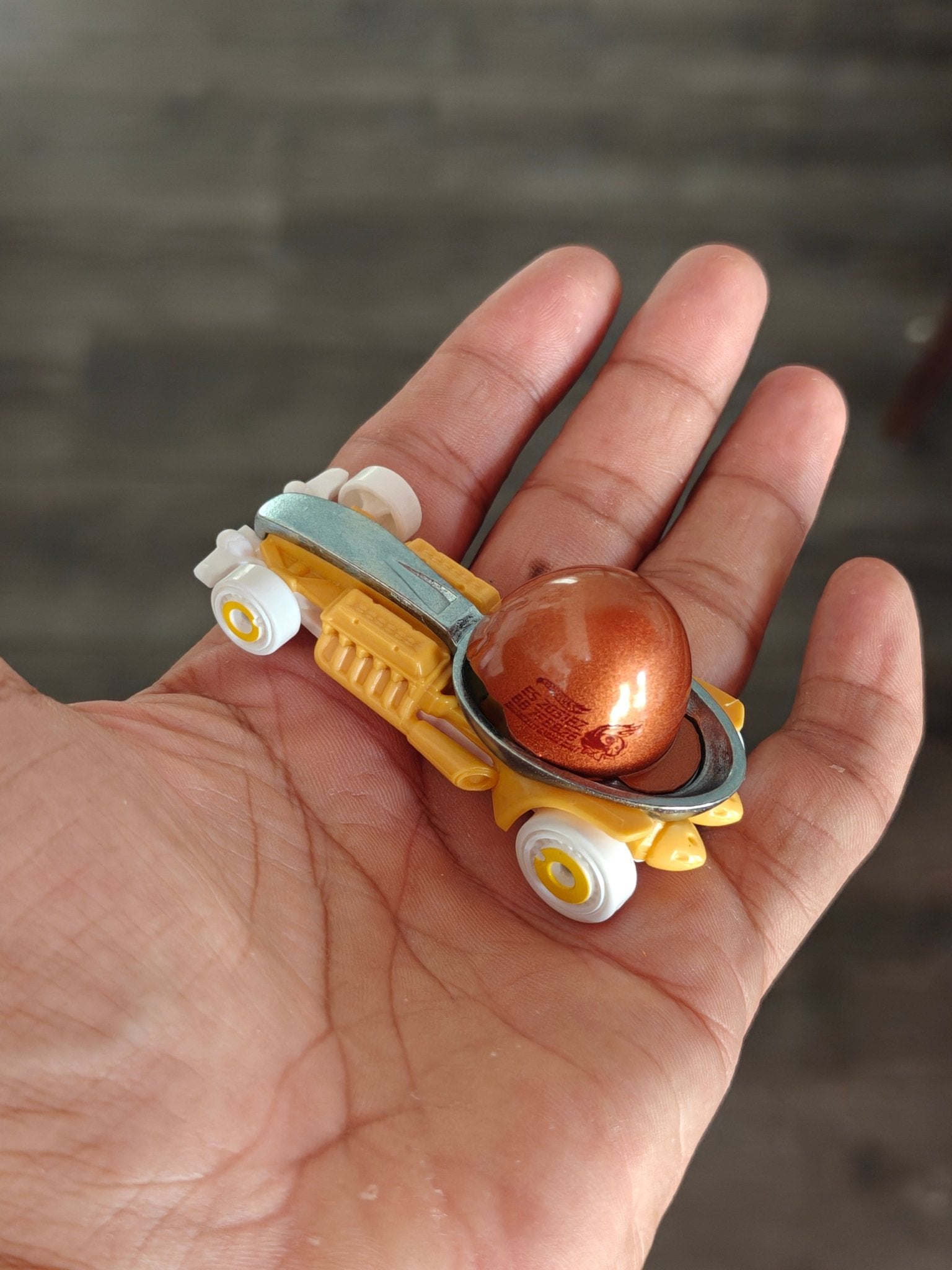 Hot Wheels Eggshell Racer - Yellow (Uncarded) - Kinder Logs