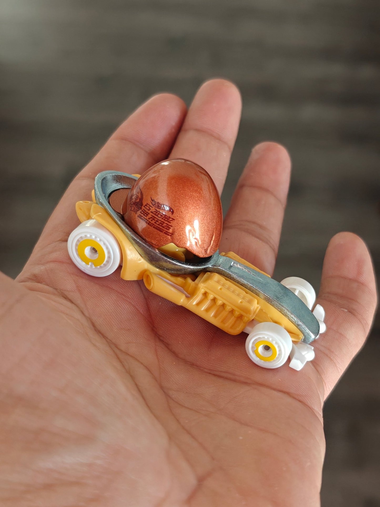 Hot Wheels Eggshell Racer - Yellow (Uncarded) - Kinder Logs