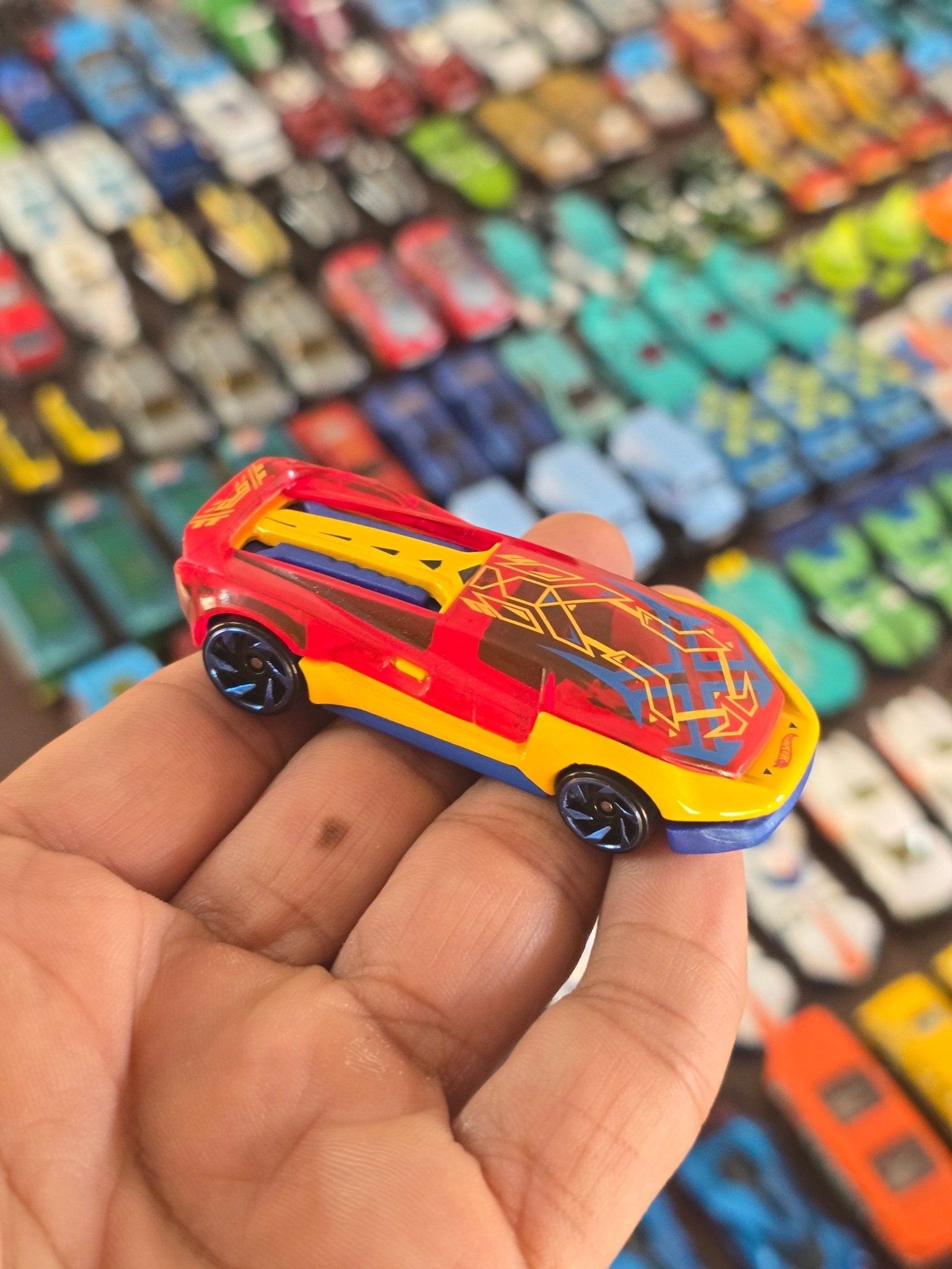 Hot Wheels El Viento (Uncarded - New) - Kinder Logs