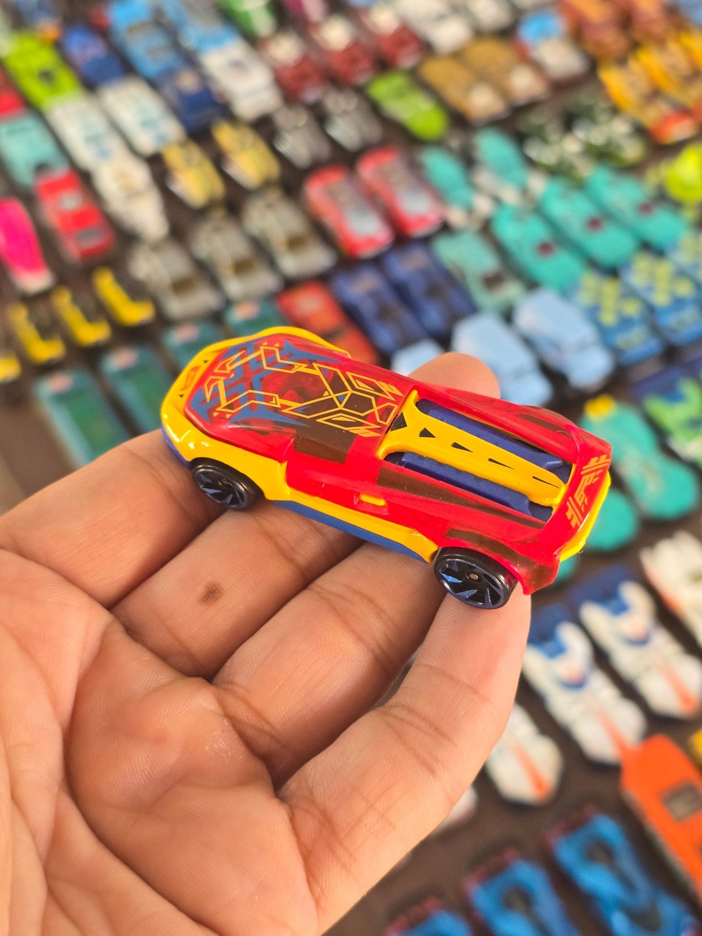 Hot Wheels El Viento (Uncarded - New) - Kinder Logs