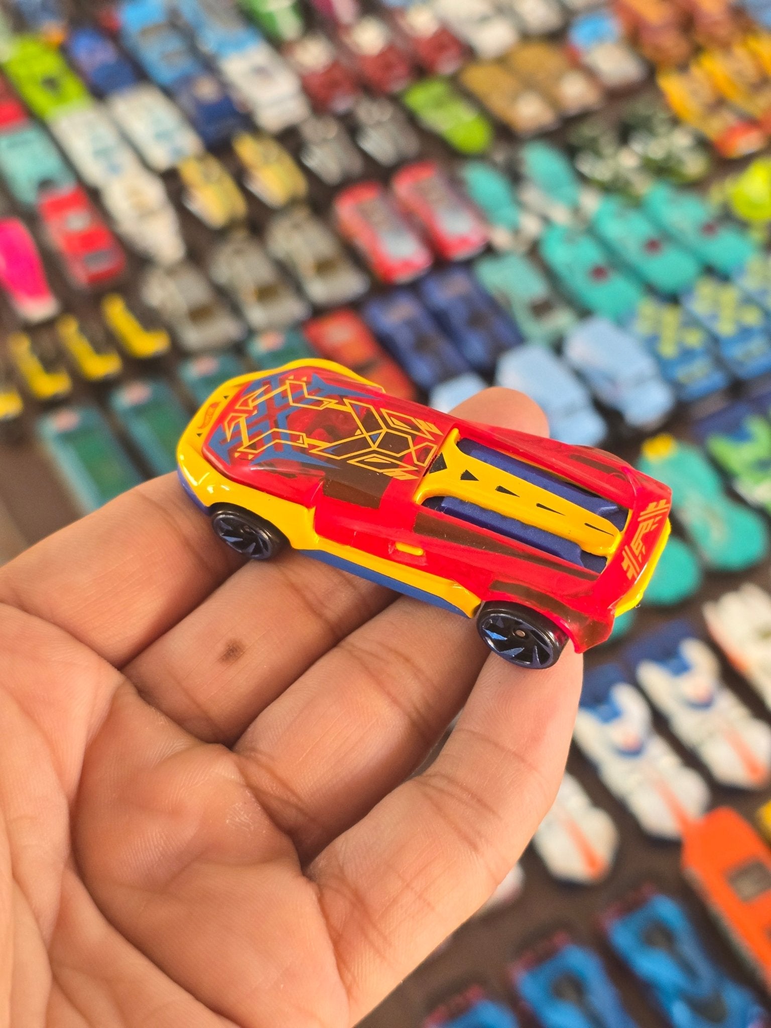 Hot Wheels El Viento (Uncarded - New) - Kinder Logs