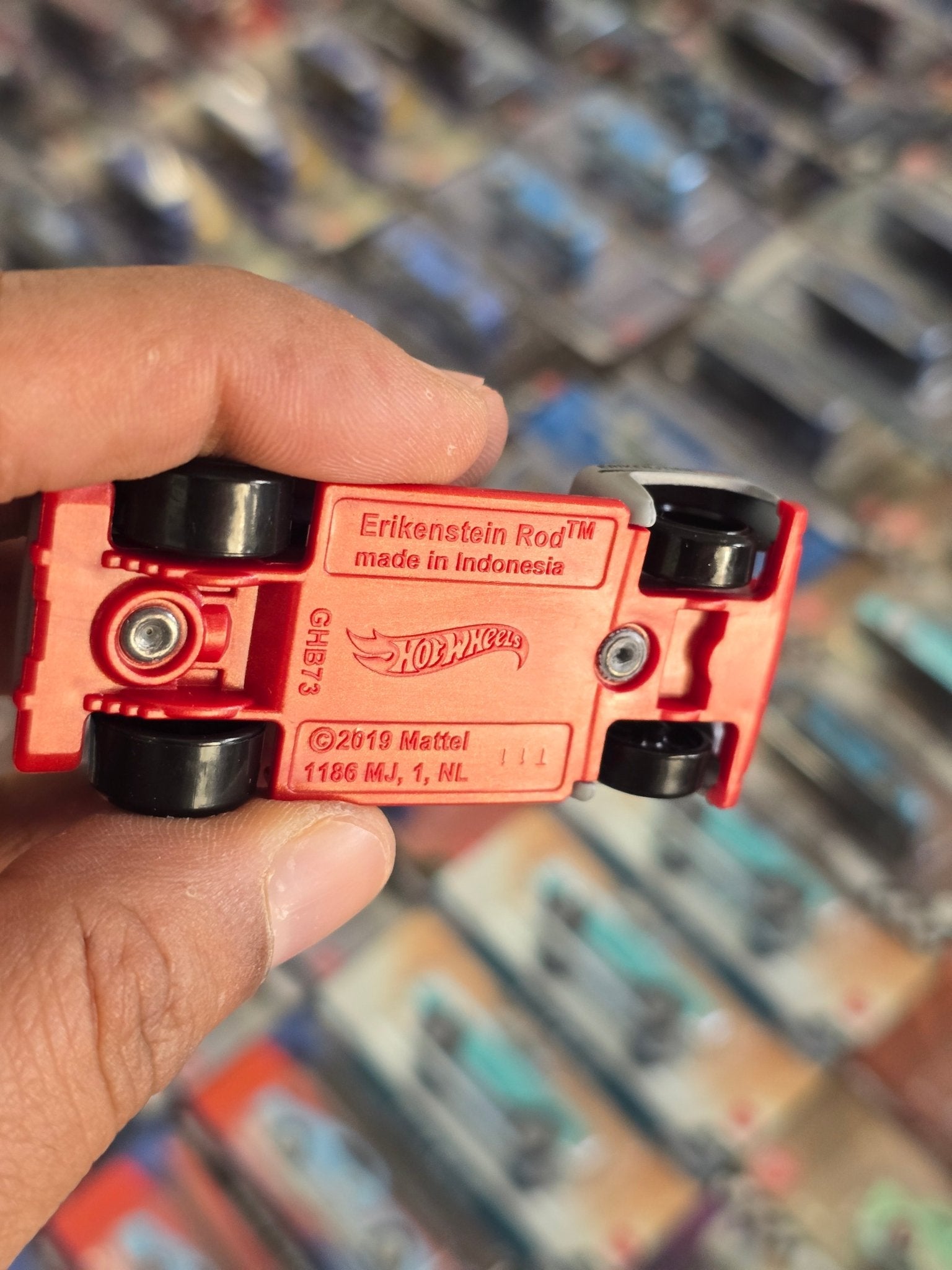 Hot Wheels Erikenstein Rod - Grey (Uncarded) - Kinder Logs