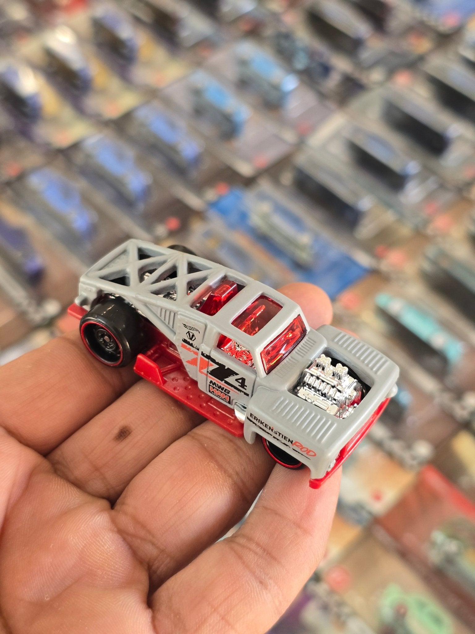 Hot Wheels Erikenstein Rod - Grey (Uncarded) - Kinder Logs