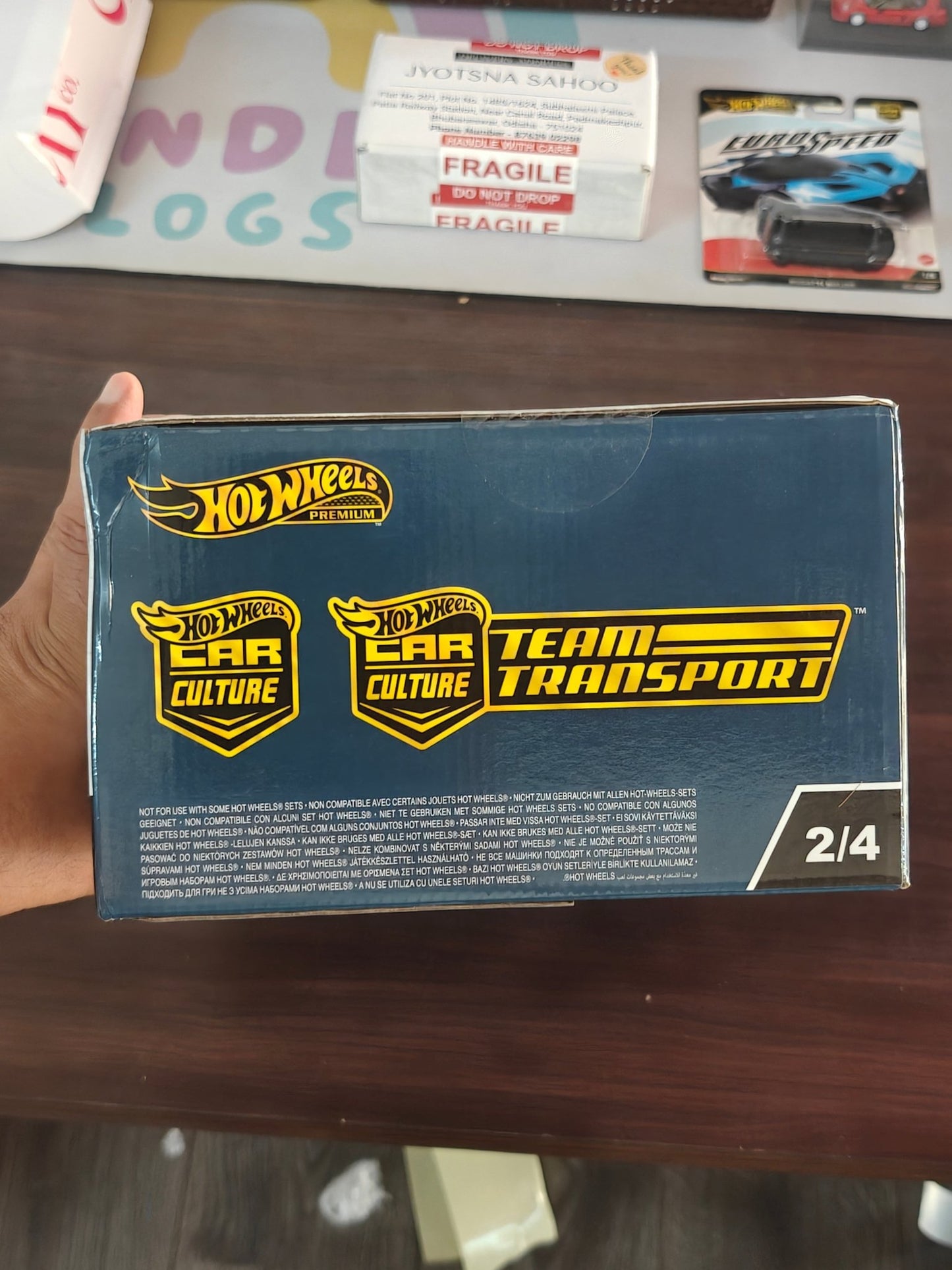 Hot Wheels Factory Set With 0/5 CHASE Audi RS6 Avant & Toyota Land Cruiser - Kinder Logs