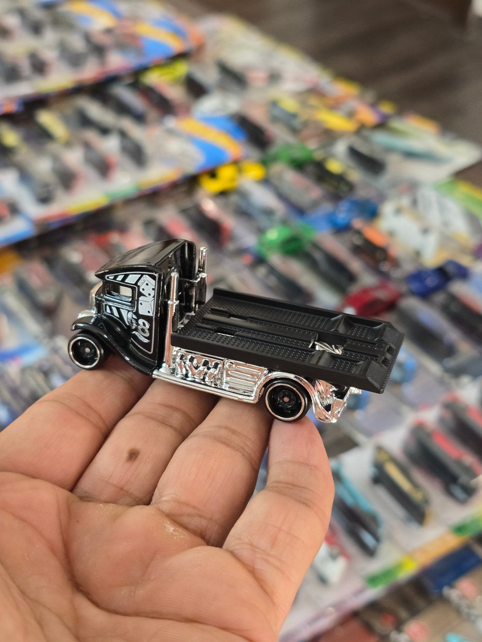 Hot Wheels Fast - Bed Hauler 68 Edition (Uncarded) - Kinder Logs