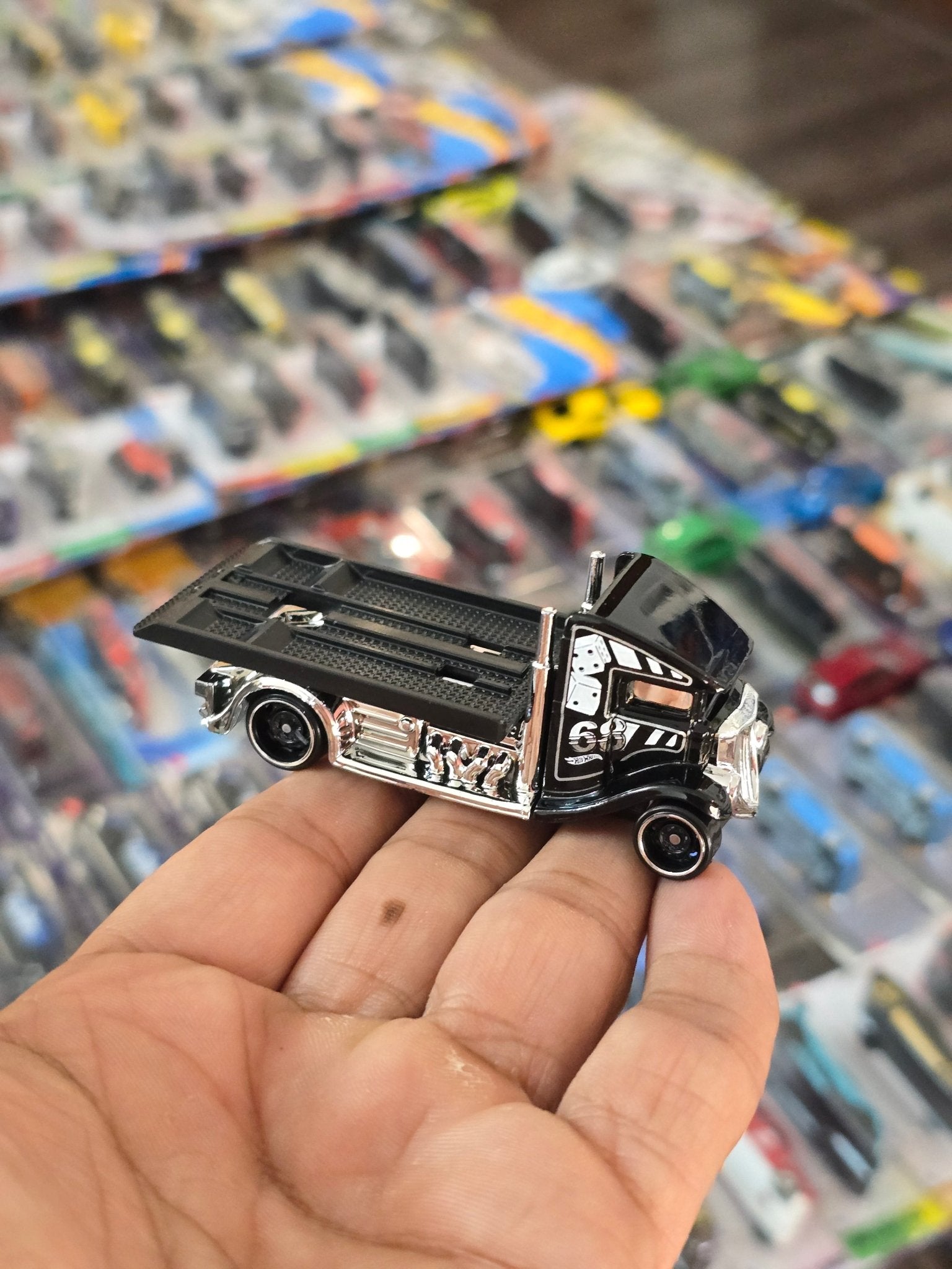 Hot Wheels Fast - Bed Hauler 68 Edition (Uncarded) - Kinder Logs