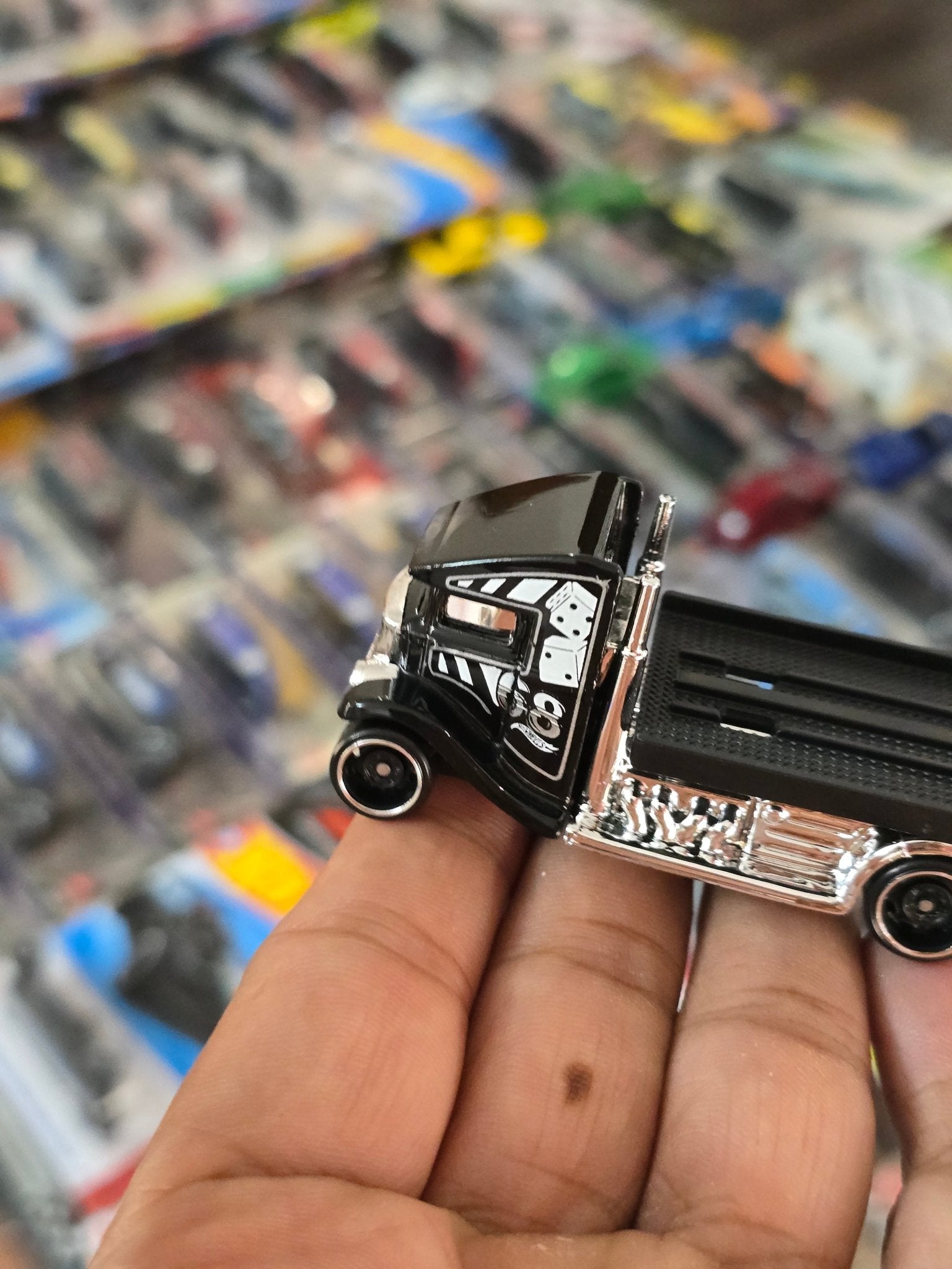 Hot Wheels Fast - Bed Hauler 68 Edition (Uncarded) - Kinder Logs