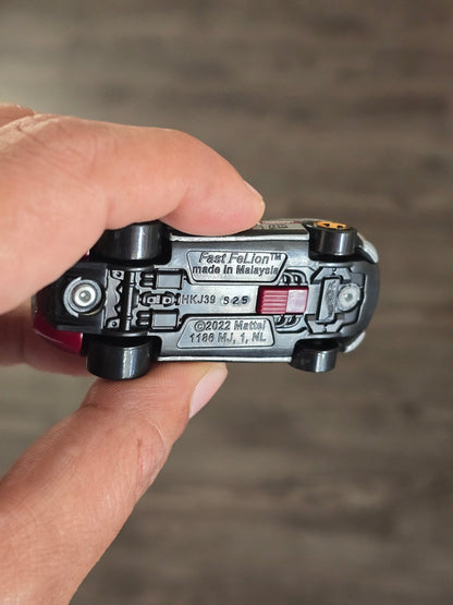 Hot Wheels Fast FeLion (Uncarded - New) - Kinder Logs