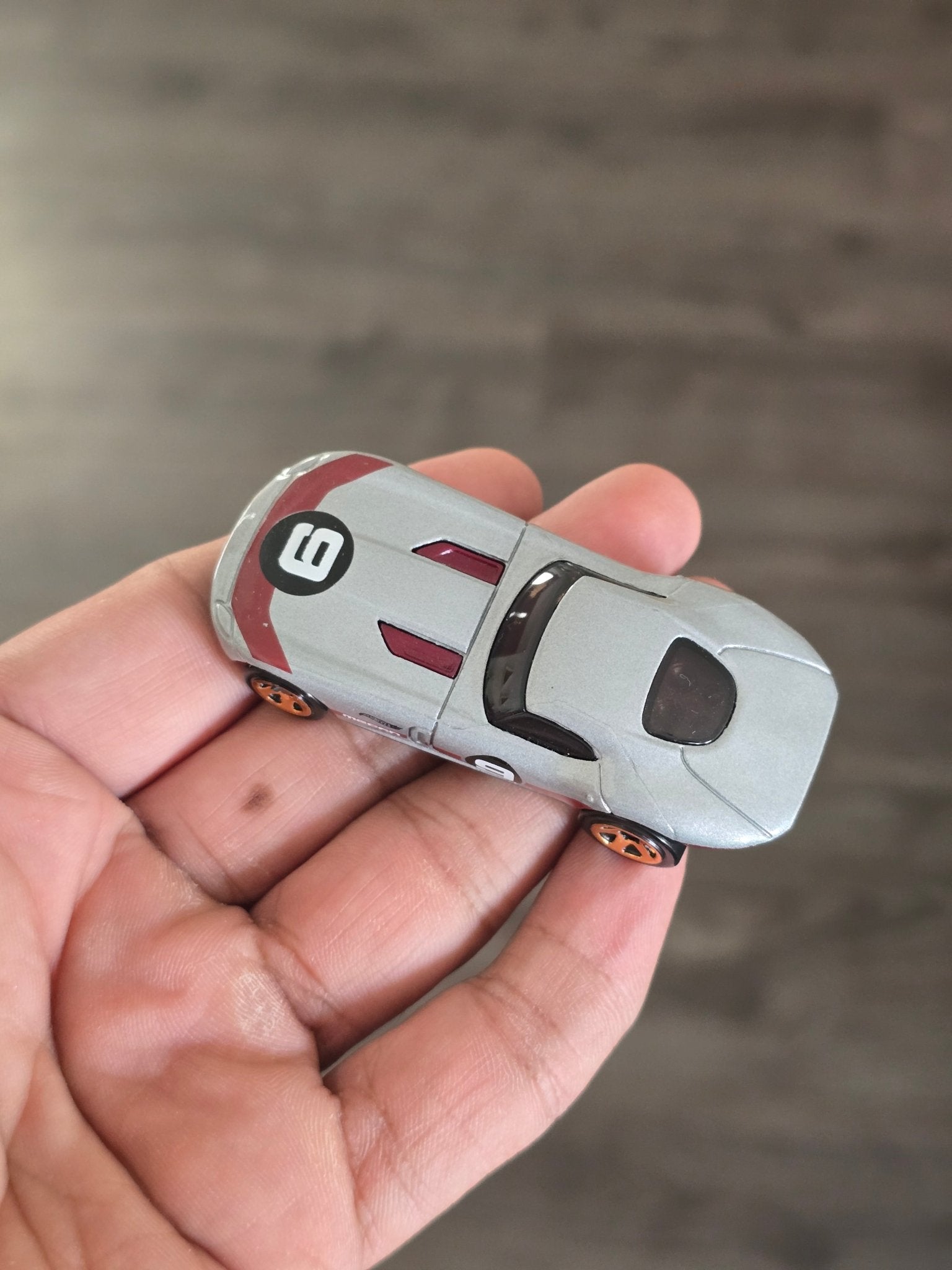 Hot Wheels Fast FeLion (Uncarded - New) - Kinder Logs