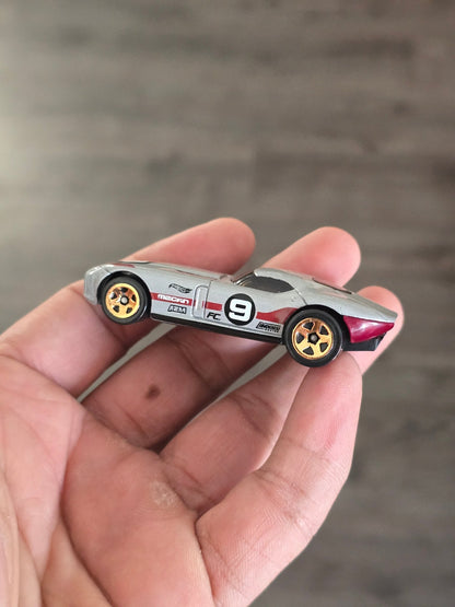 Hot Wheels Fast FeLion (Uncarded - New) - Kinder Logs