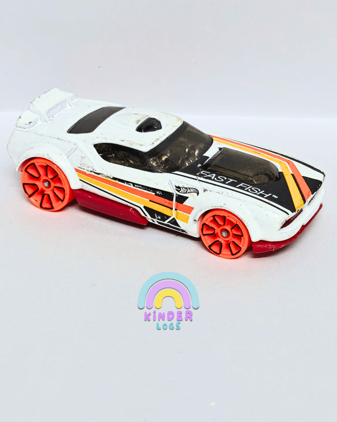 Hot Wheels Fast Fish - White (Pre - Owned Car) - Kinder Logs