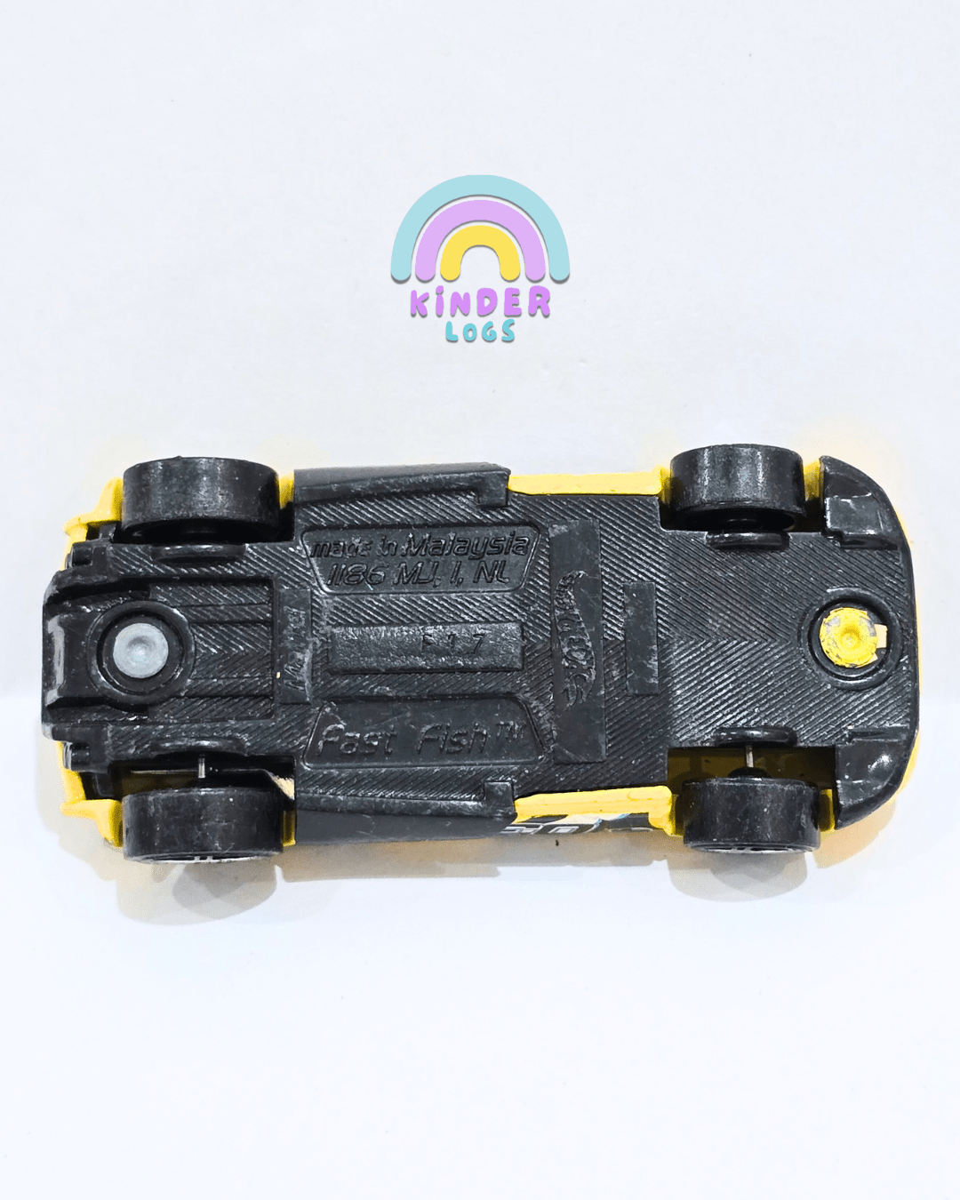 Hot Wheels Fast Fish - Yellow - 2012 Casting (Used Car) - Kinder Logs
