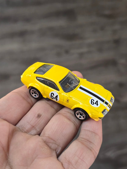Hot Wheels Ferrari 365 GTB4 Competizione - Yellow (Uncarded - New) - Kinder Logs