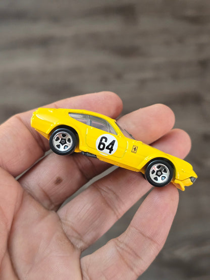 Hot Wheels Ferrari 365 GTB4 Competizione - Yellow (Uncarded - New) - Kinder Logs