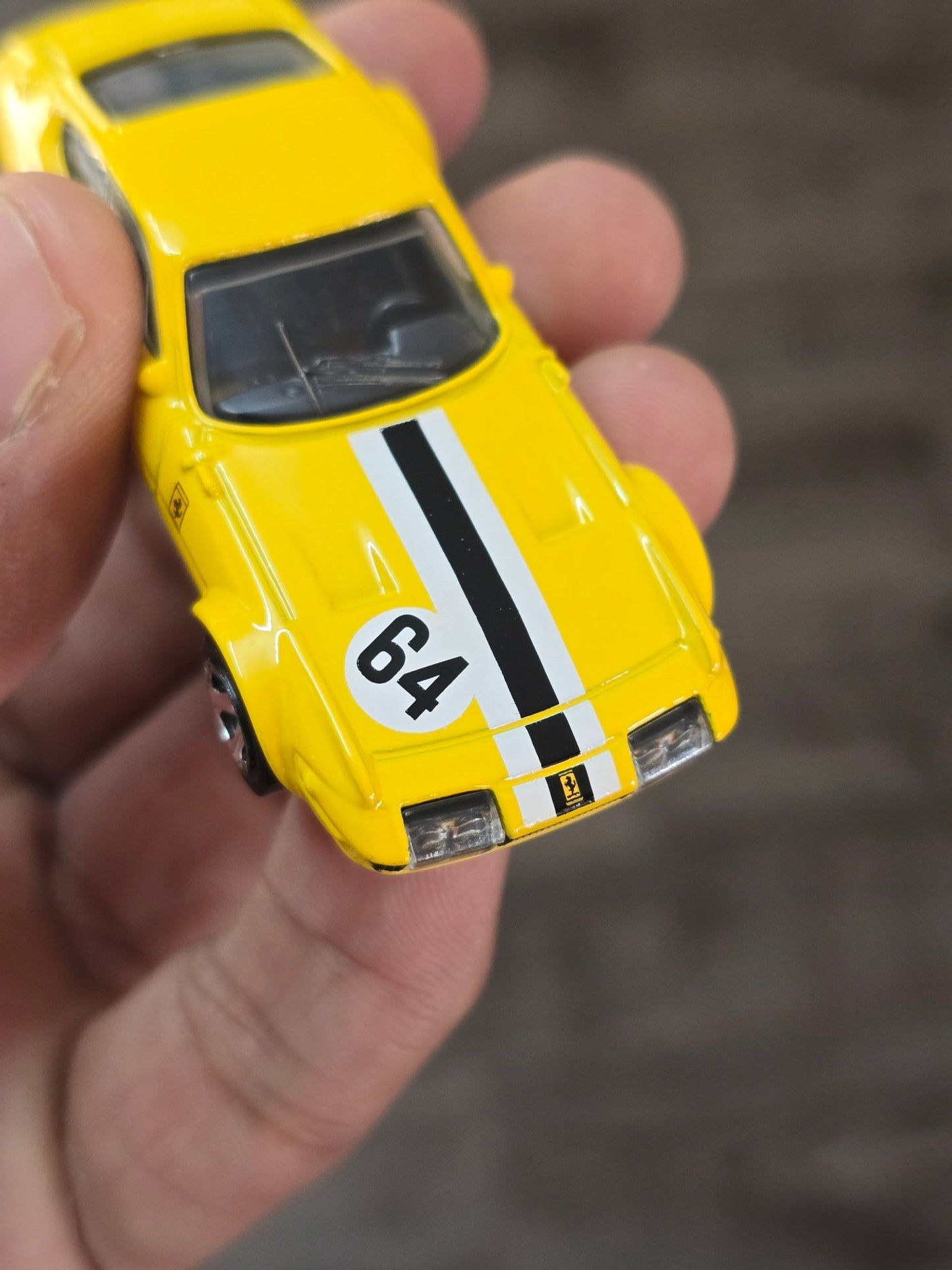 Hot Wheels Ferrari 365 GTB4 Competizione - Yellow (Uncarded - New) - Kinder Logs