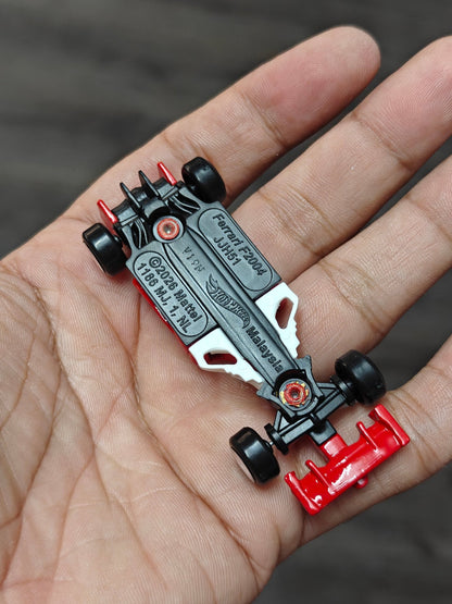 Hot Wheels Ferrari F2004 - Red (Uncarded - New) - Kinder Logs