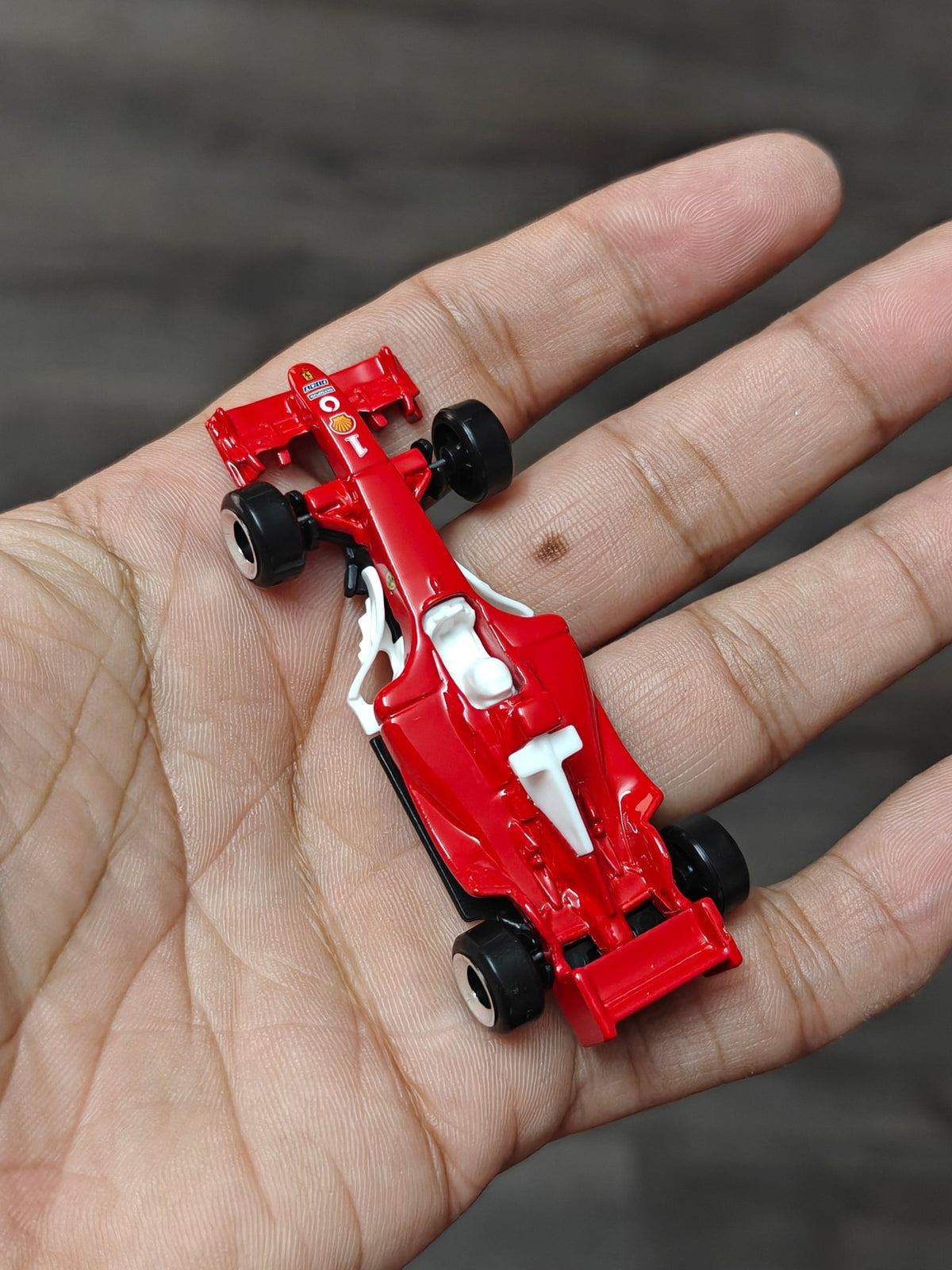 Hot Wheels Ferrari F2004 - Red (Uncarded - New) - Kinder Logs