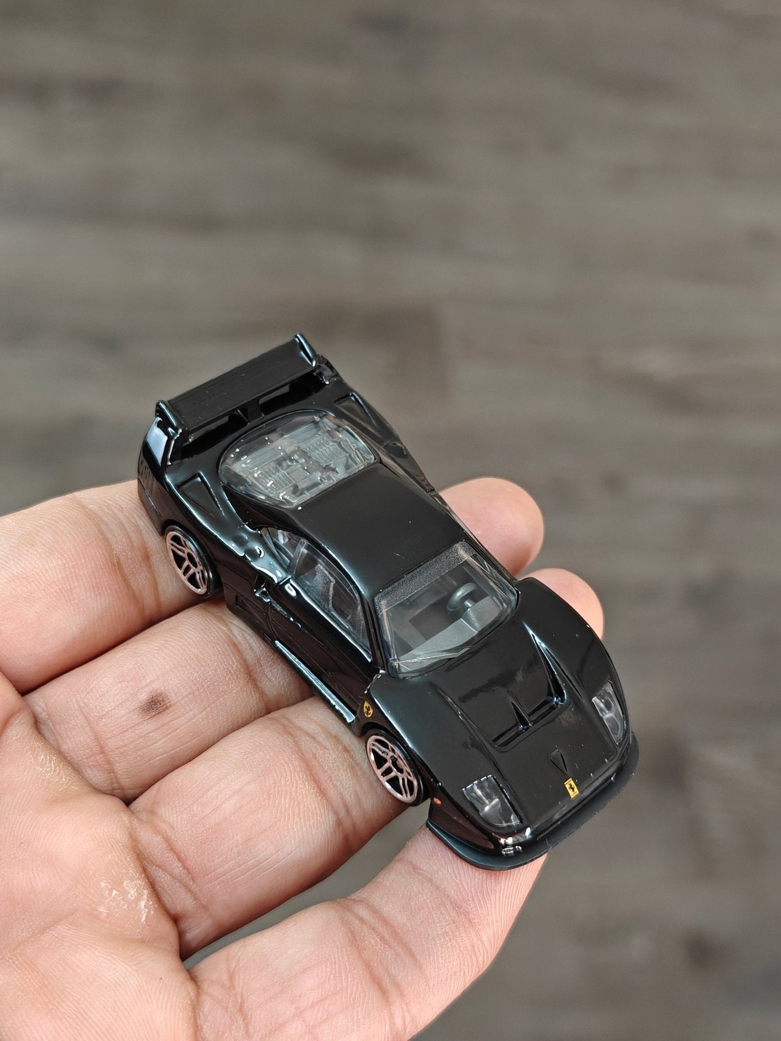 Hot Wheels Ferrari F40 Competizione - Black (Uncarded - New) - Kinder Logs
