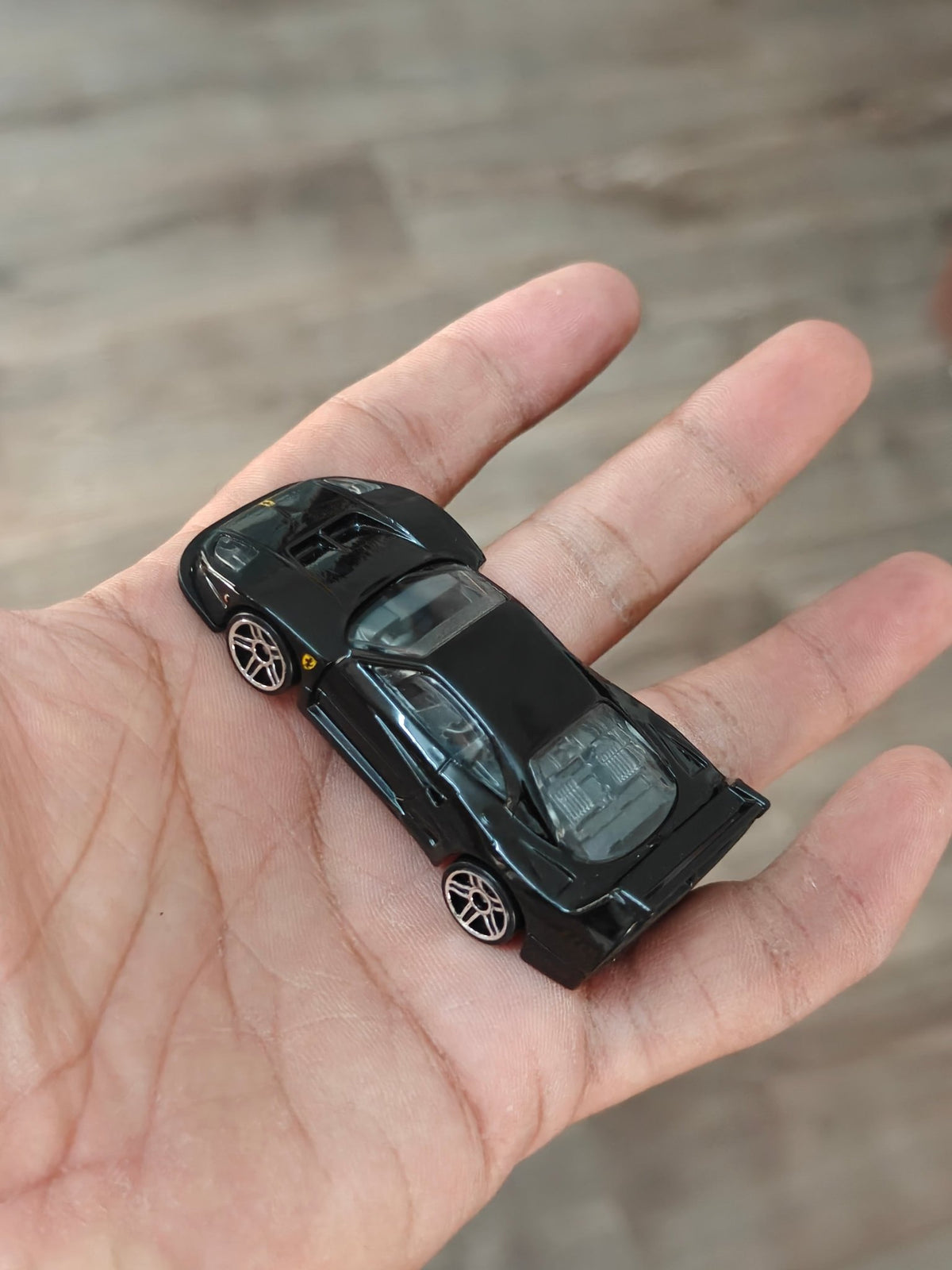 Hot Wheels Ferrari F40 Competizione - Black (Uncarded - New) - Kinder Logs