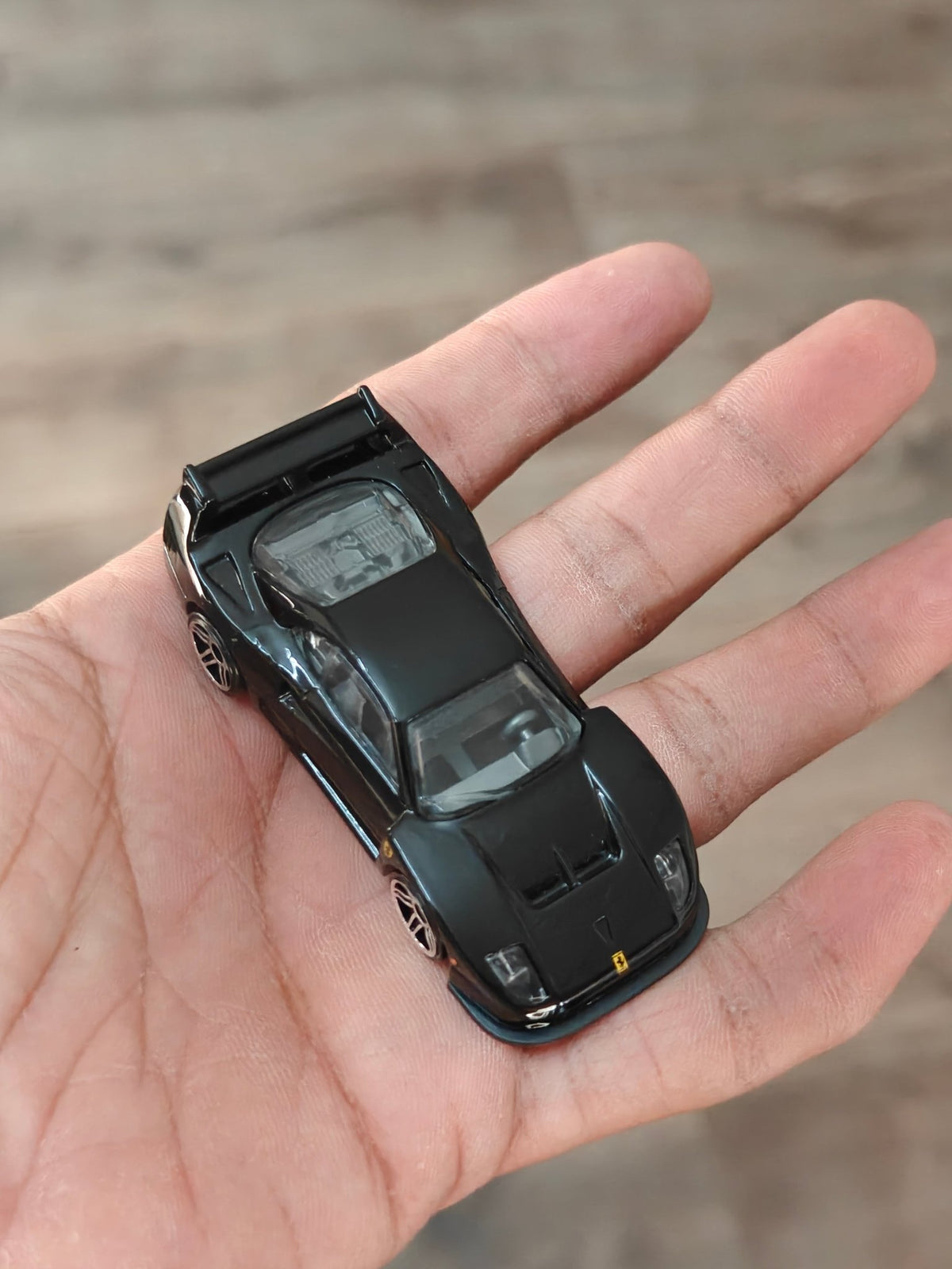 Hot Wheels Ferrari F40 Competizione - Black (Uncarded - New) - Kinder Logs