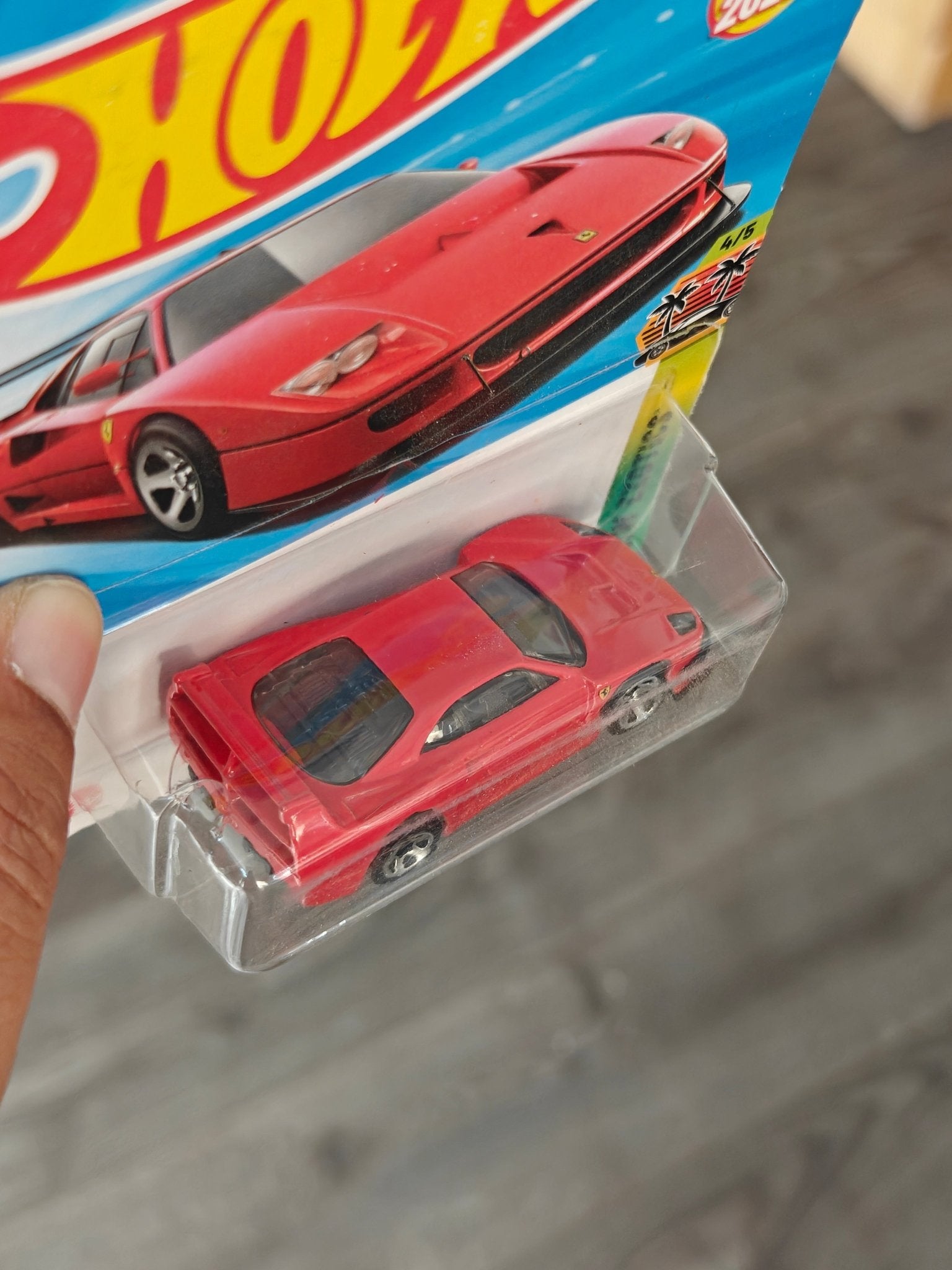 Hot Wheels Ferrari F40 - Red (Imported - Guaranteed For Life) - Kinder Logs