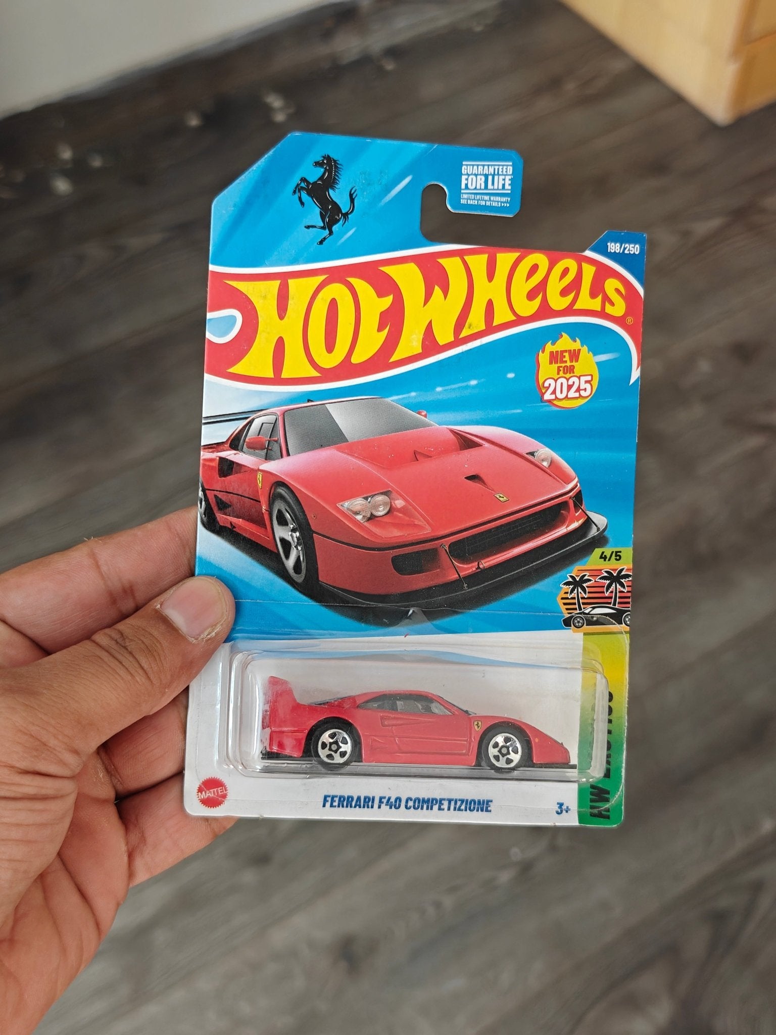 Hot Wheels Ferrari F40 - Red (Imported - Guaranteed For Life) - Kinder Logs