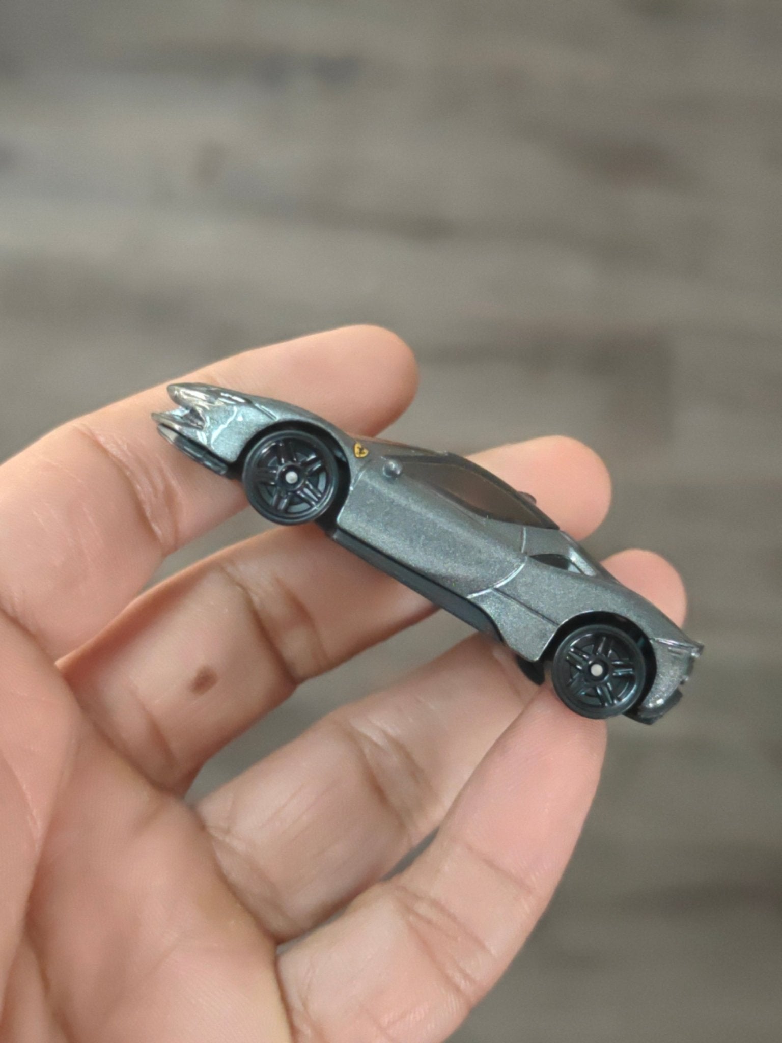 Hot Wheels Ferrari SF90 Stradale - Grey (Uncarded - New) - Kinder Logs