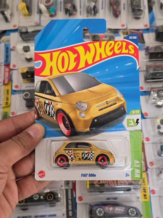 Hot Wheels Fiat 500e - Gold (Imported) - Kinder Logs