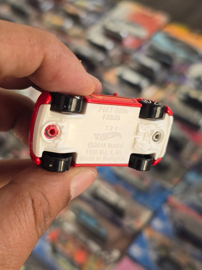 Hot Wheels Fiat 500e (Uncarded) - Kinder Logs
