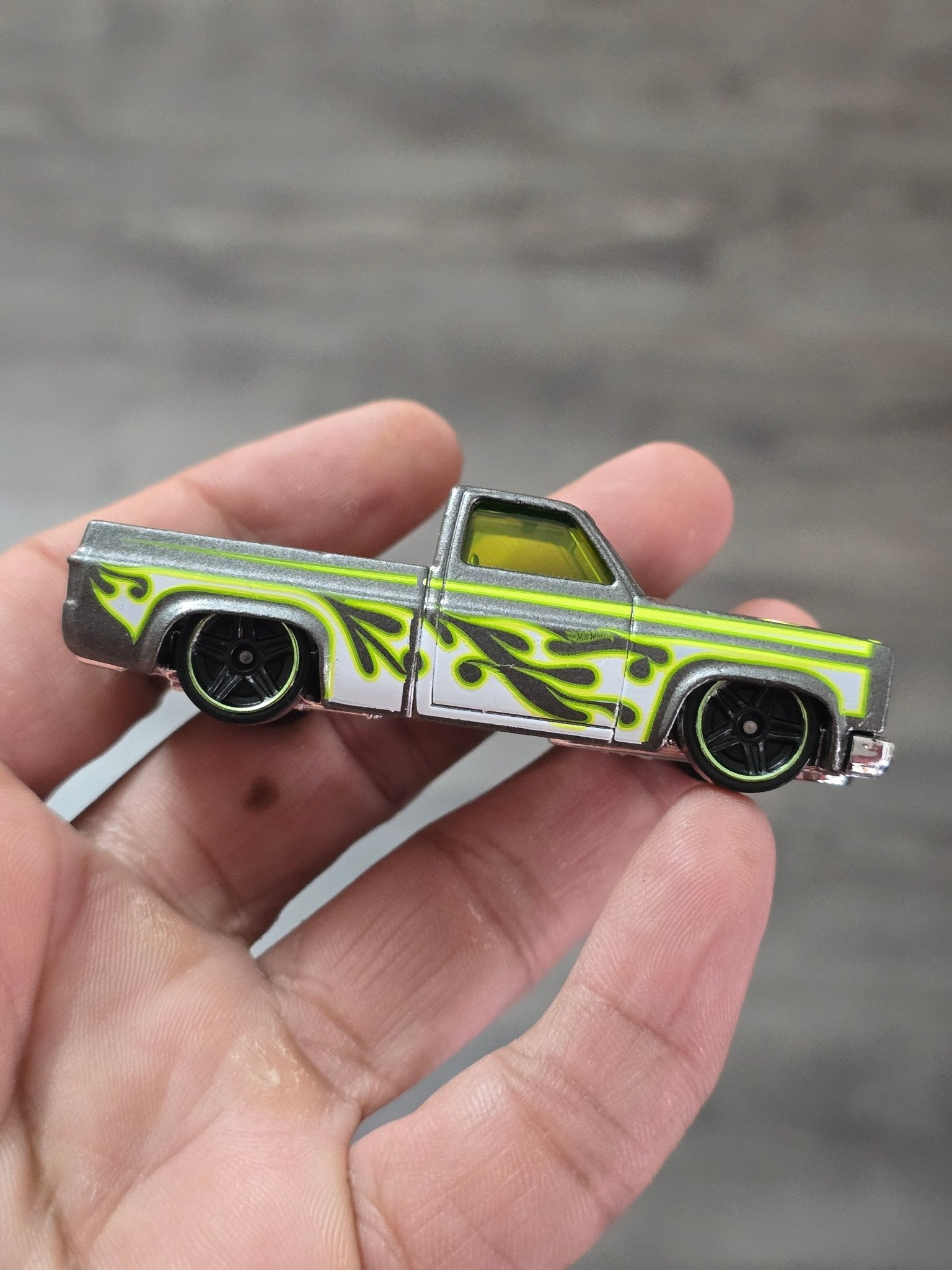 Hot Wheels Flames 1983 Chevy Silverado (Uncarded - New) - Kinder Logs
