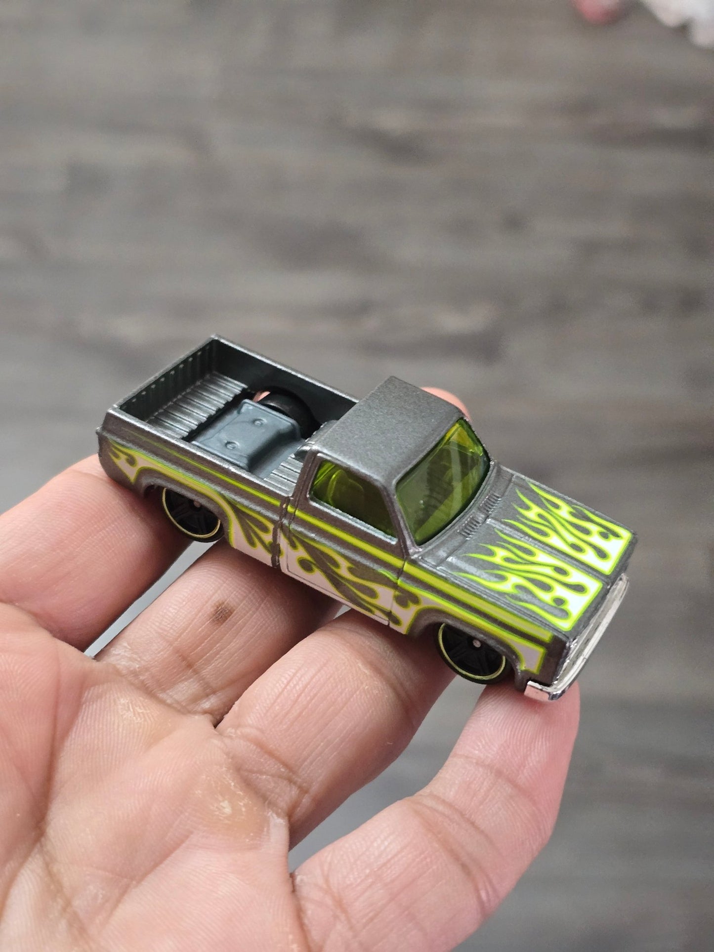 Hot Wheels Flames 1983 Chevy Silverado (Uncarded - New) - Kinder Logs