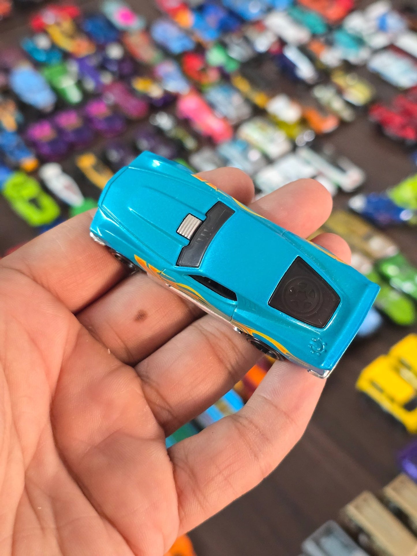 Hot Wheels Flames Blvd. Bruiser (Uncarded - New) - Kinder Logs