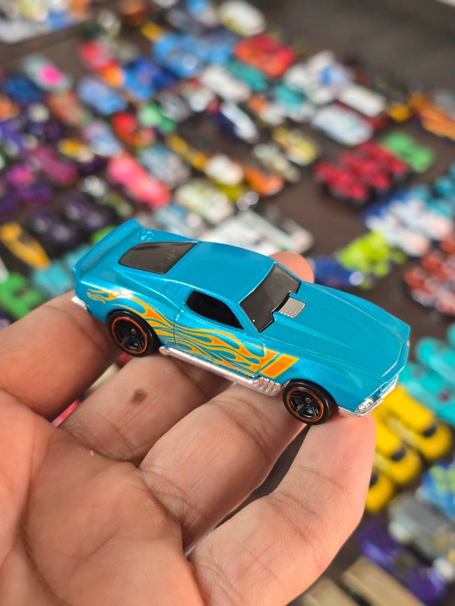 Hot Wheels Flames Blvd. Bruiser (Uncarded - New) - Kinder Logs