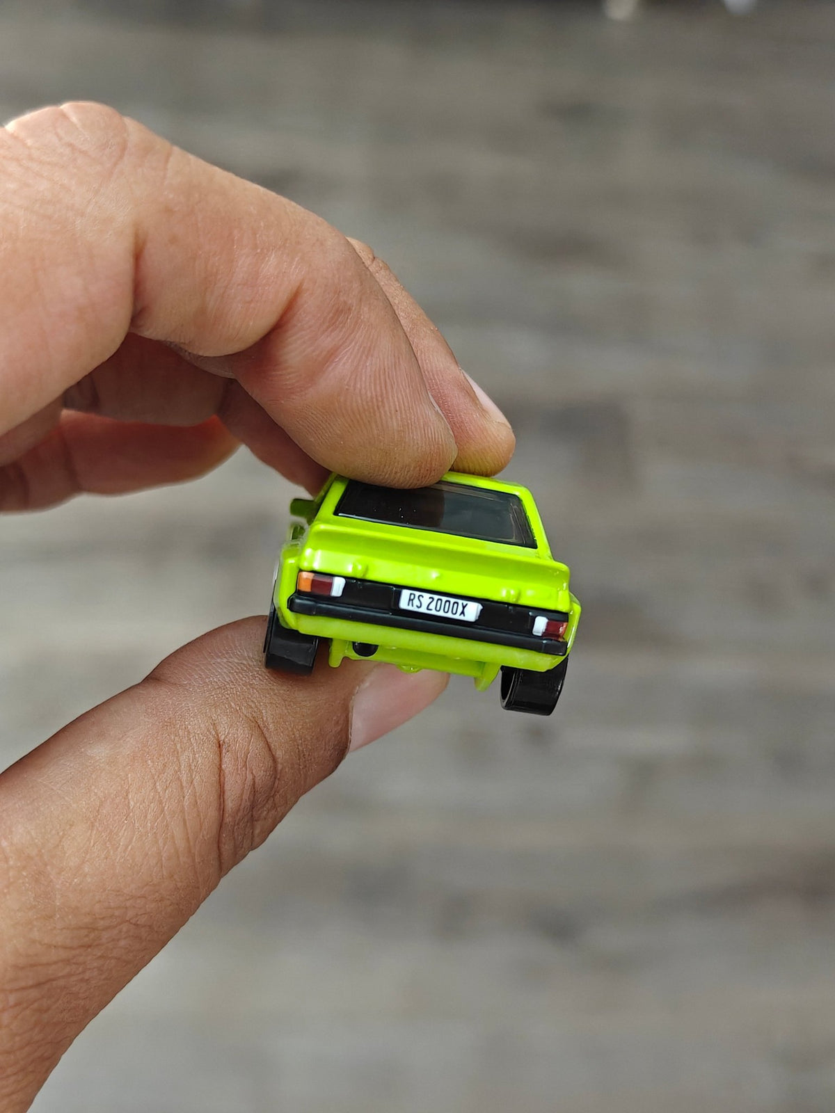 Hot Wheels Ford Escort RS2000 - Green (Uncarded - New) - Kinder Logs